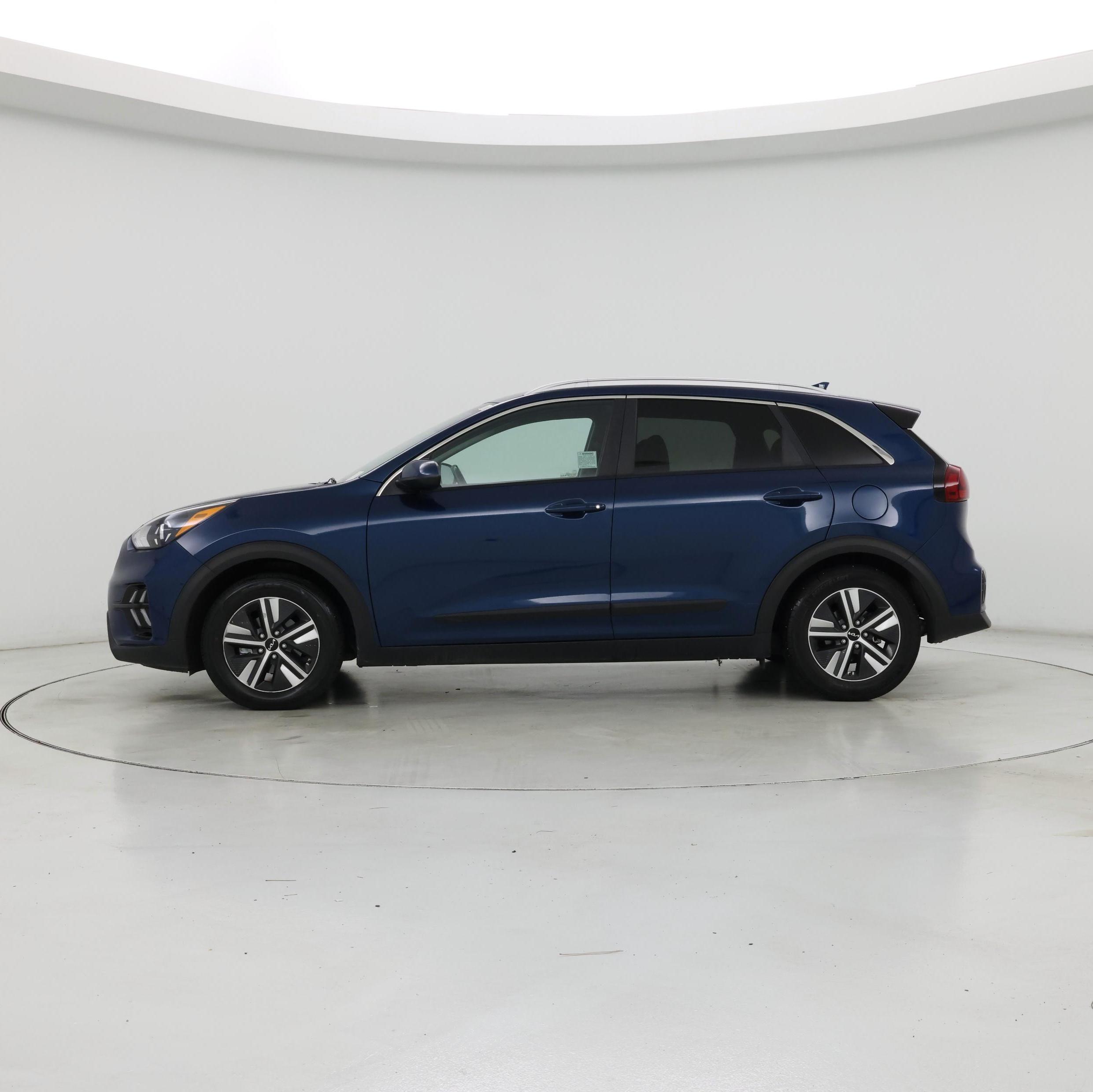 Thumbnail: 2022 Kia Niro - 3