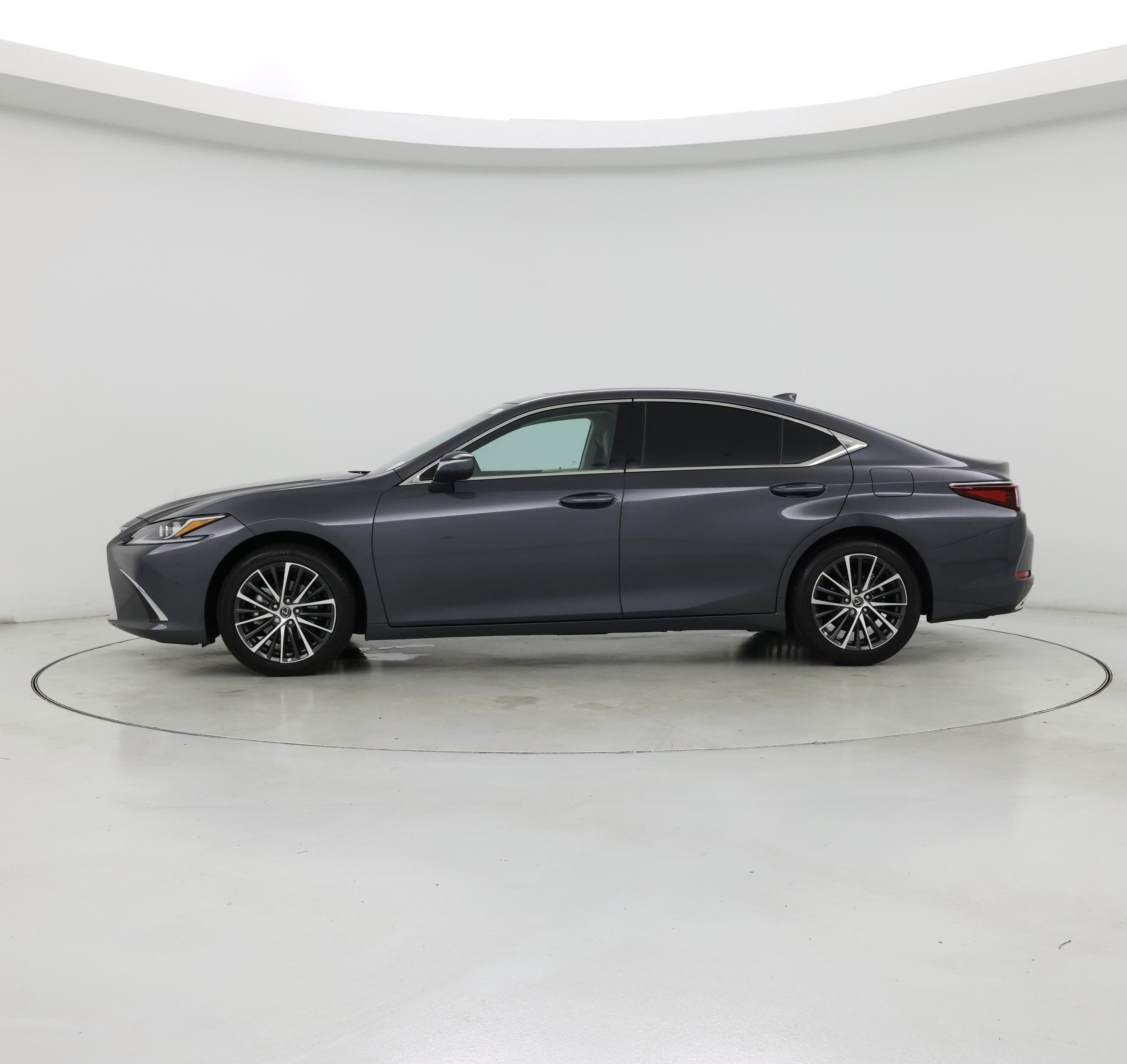 Thumbnail: 2025 Lexus ES - 3