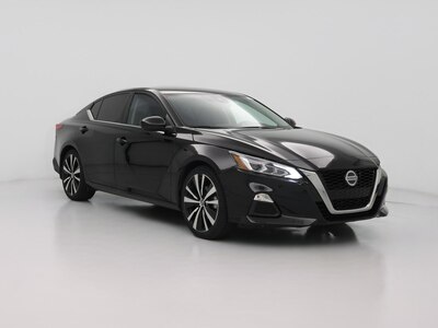 Black 2022 Nissan Altima SR