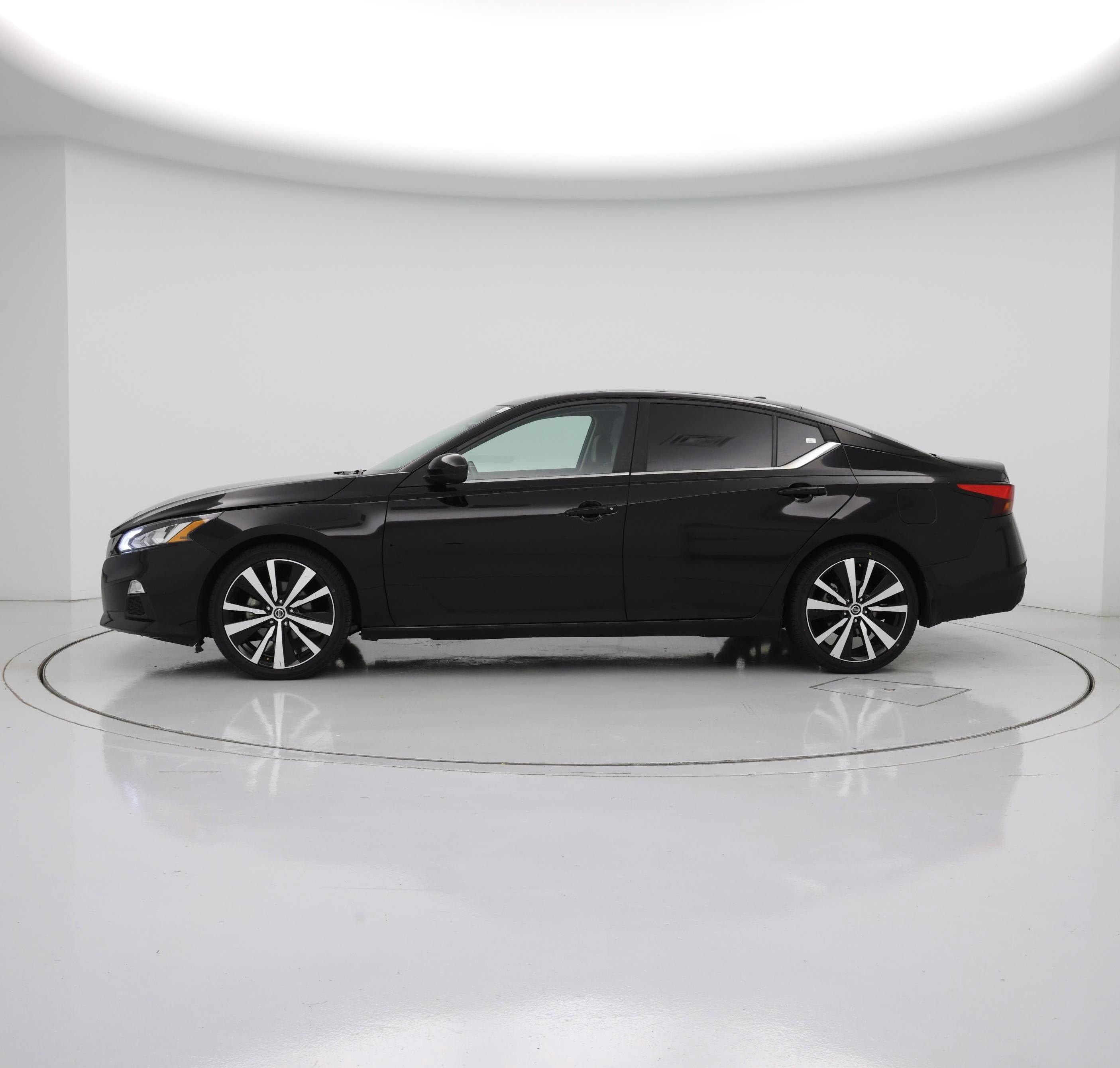 Thumbnail: 2022 Nissan Altima - 3