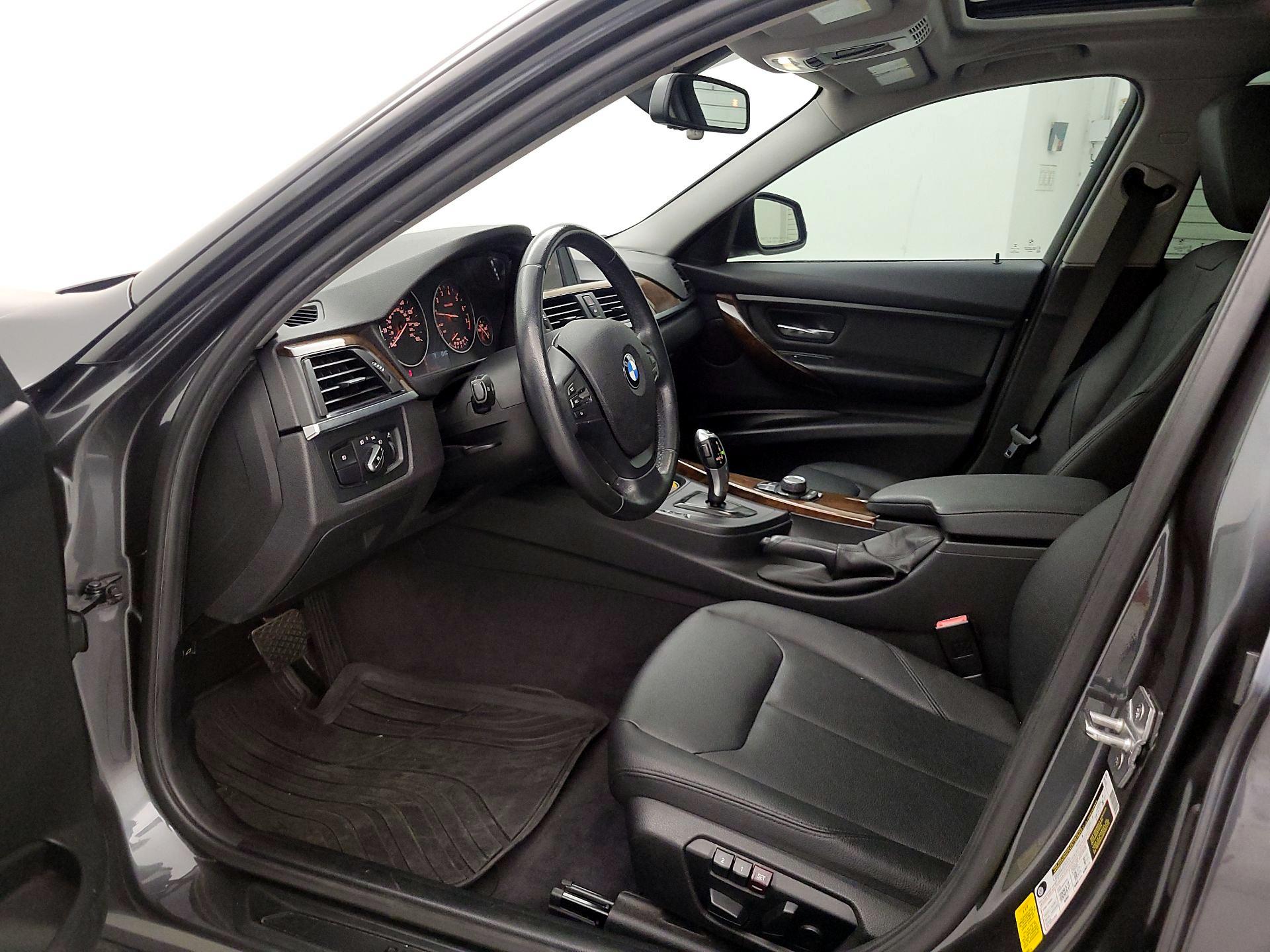 Thumbnail: 2015 BMW 3 Series - 11