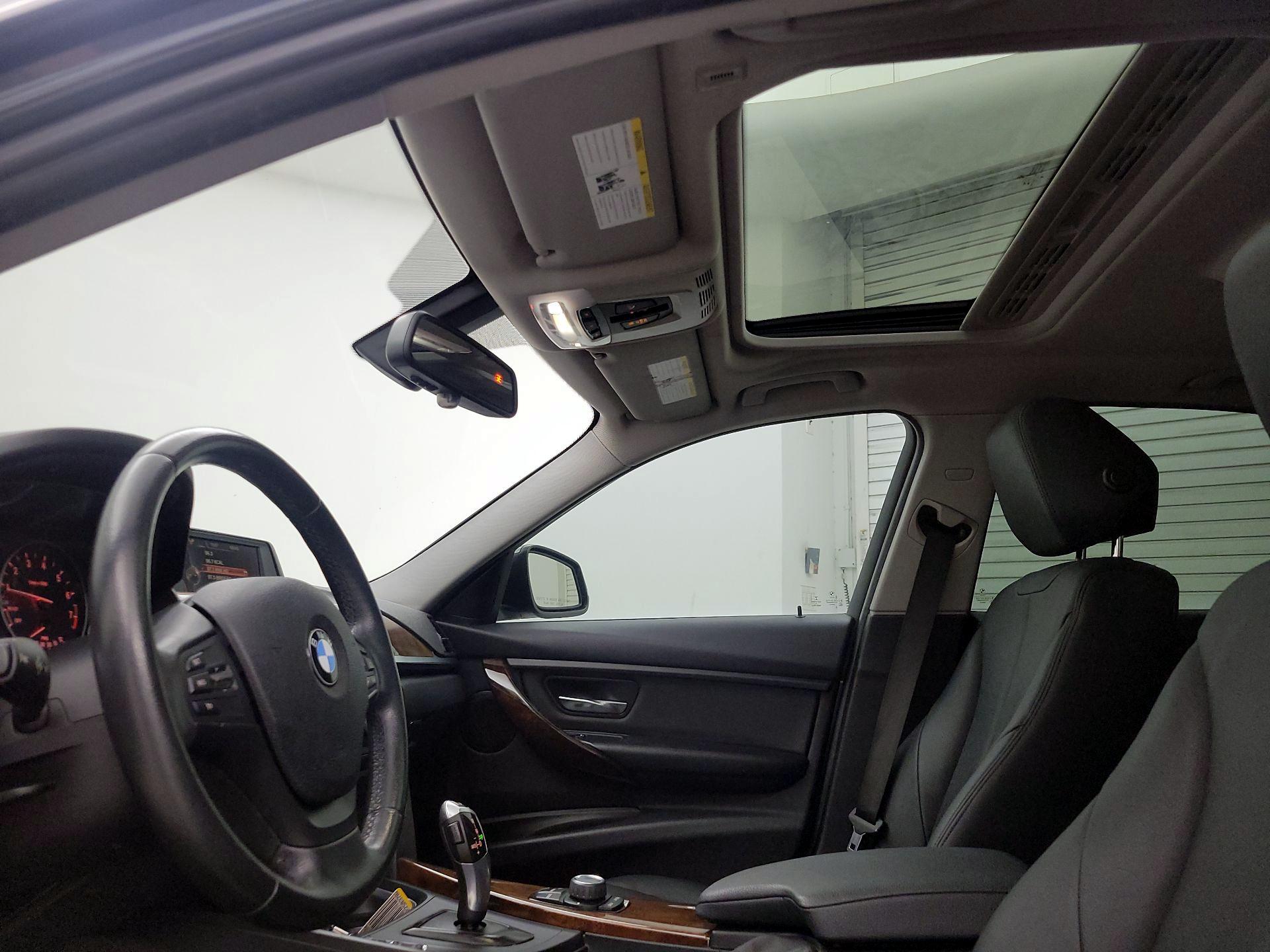 Thumbnail: 2015 BMW 3 Series - 18