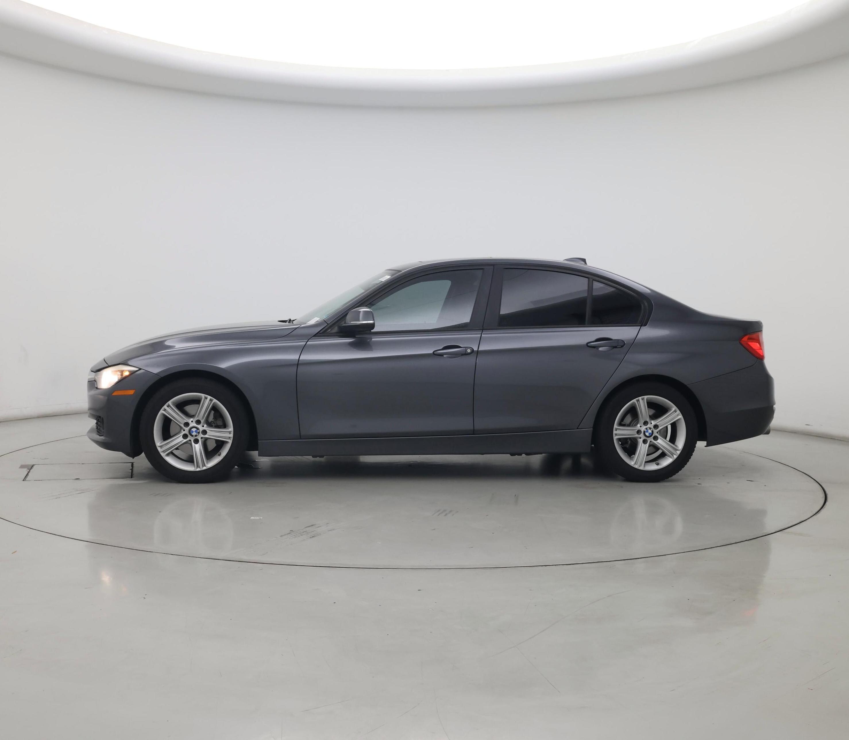 Thumbnail: 2015 BMW 3 Series - 3