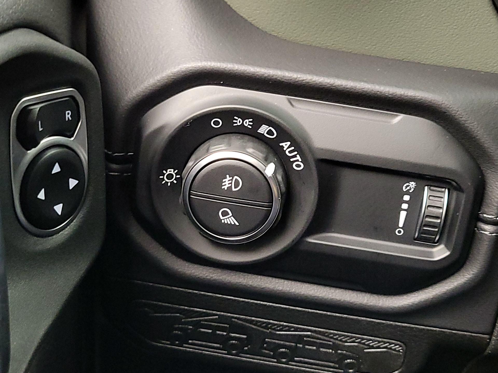 Thumbnail: 2025 Jeep Gladiator - 13