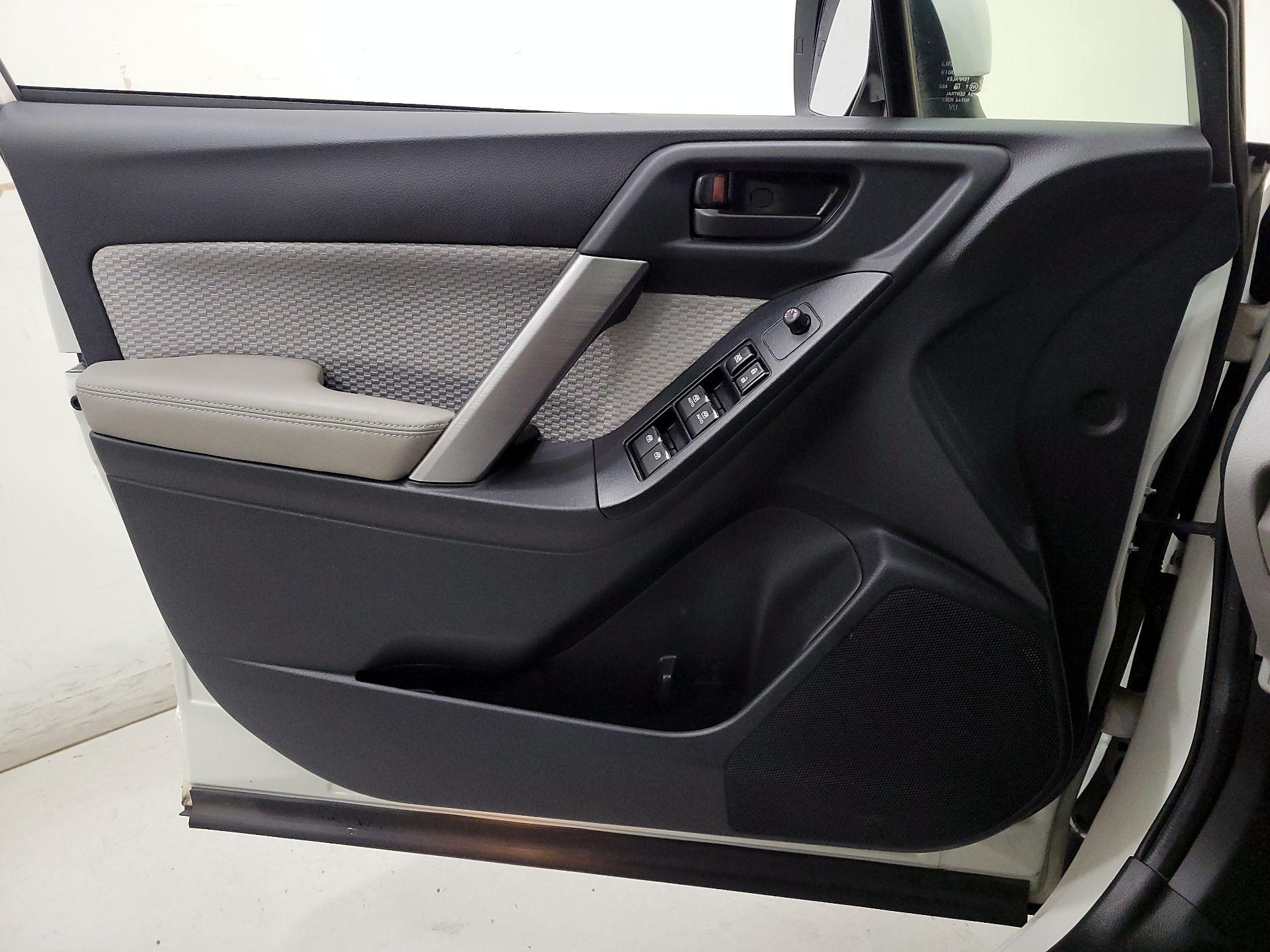 Thumbnail: 2017 Subaru Forester - 12