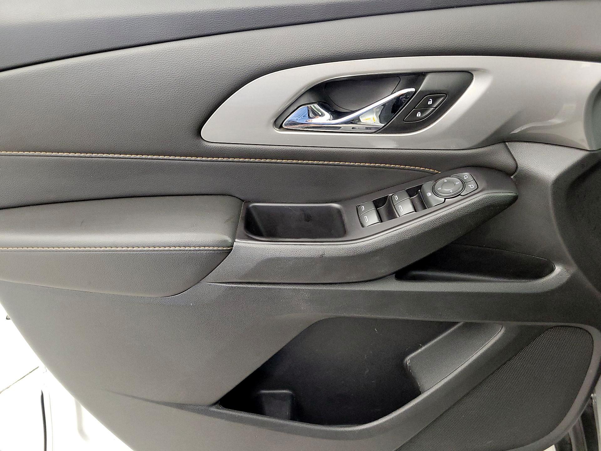 Thumbnail: 2020 Chevrolet Traverse - 12