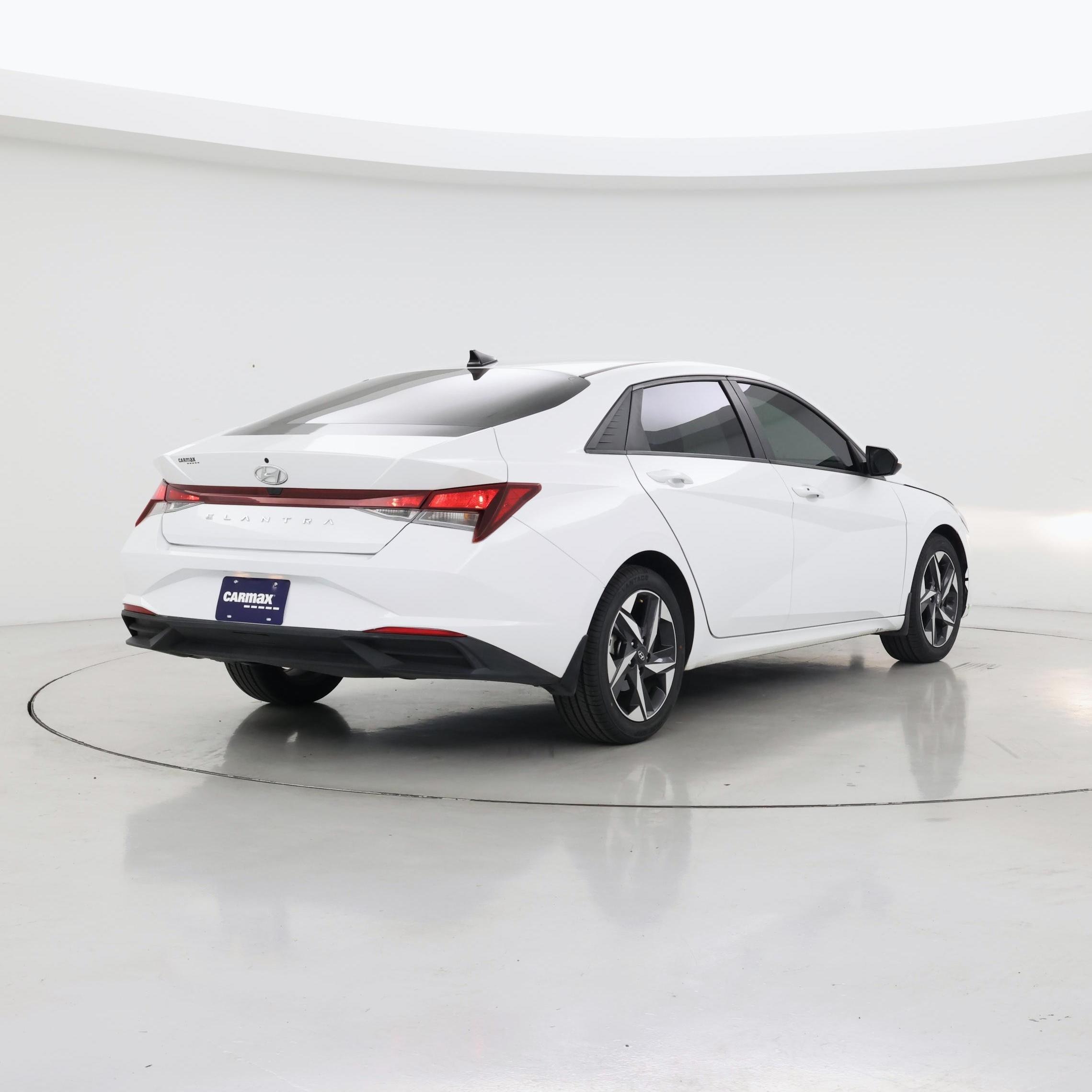 Thumbnail: 2023 Hyundai Elantra - 8