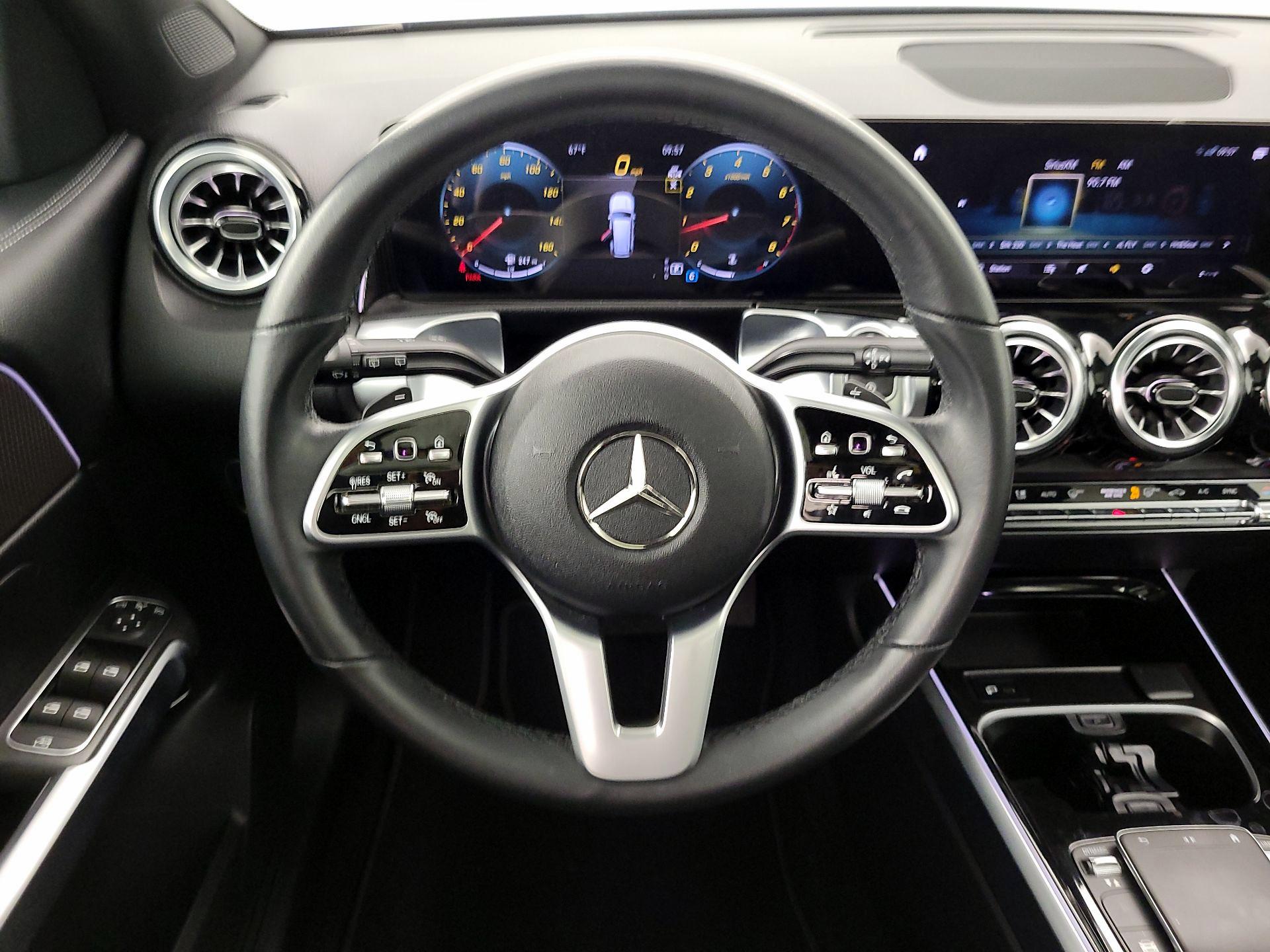Thumbnail: 2023 Mercedes-Benz GLB - 10