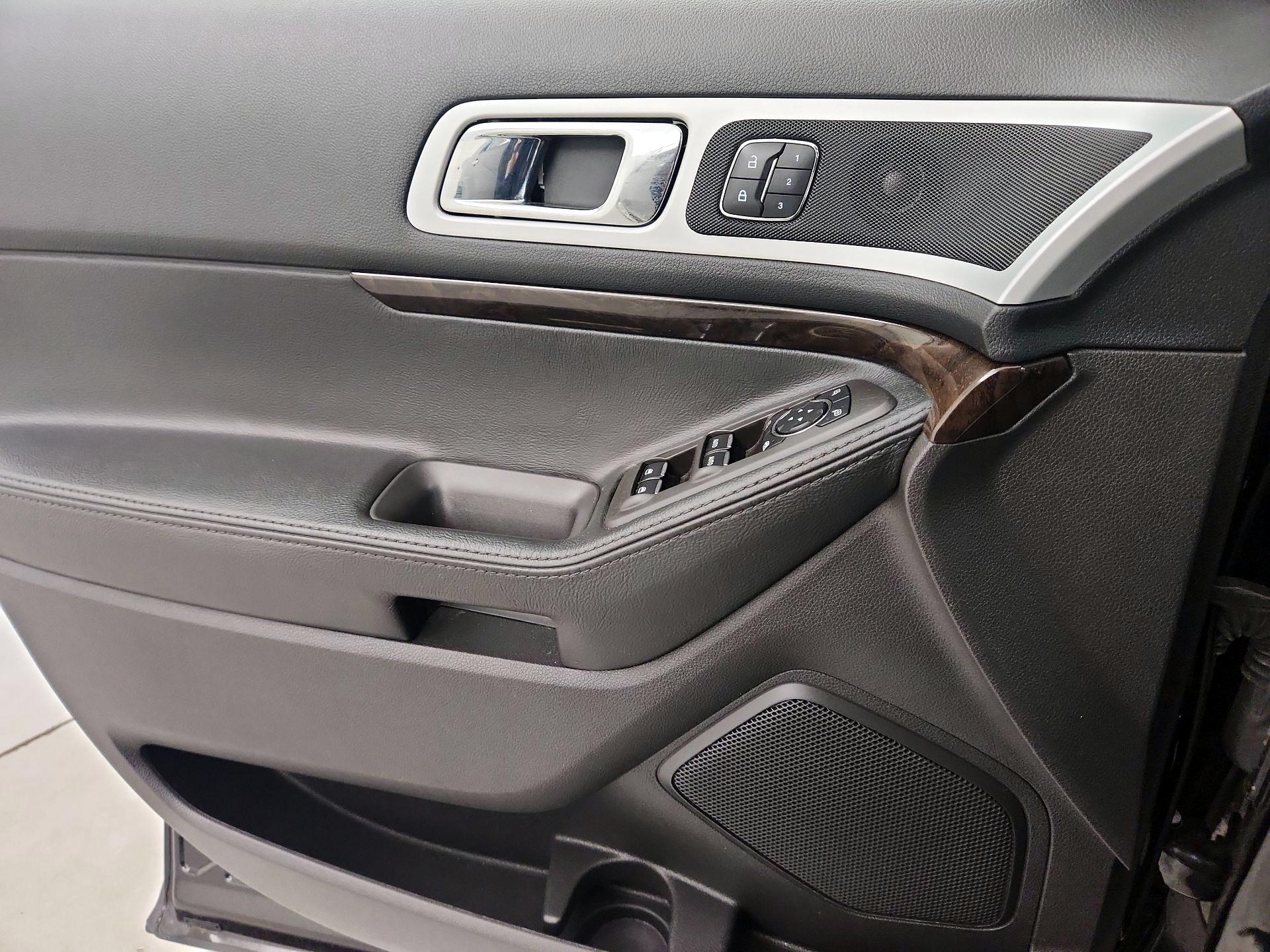 Thumbnail: 2015 Ford Explorer - 12