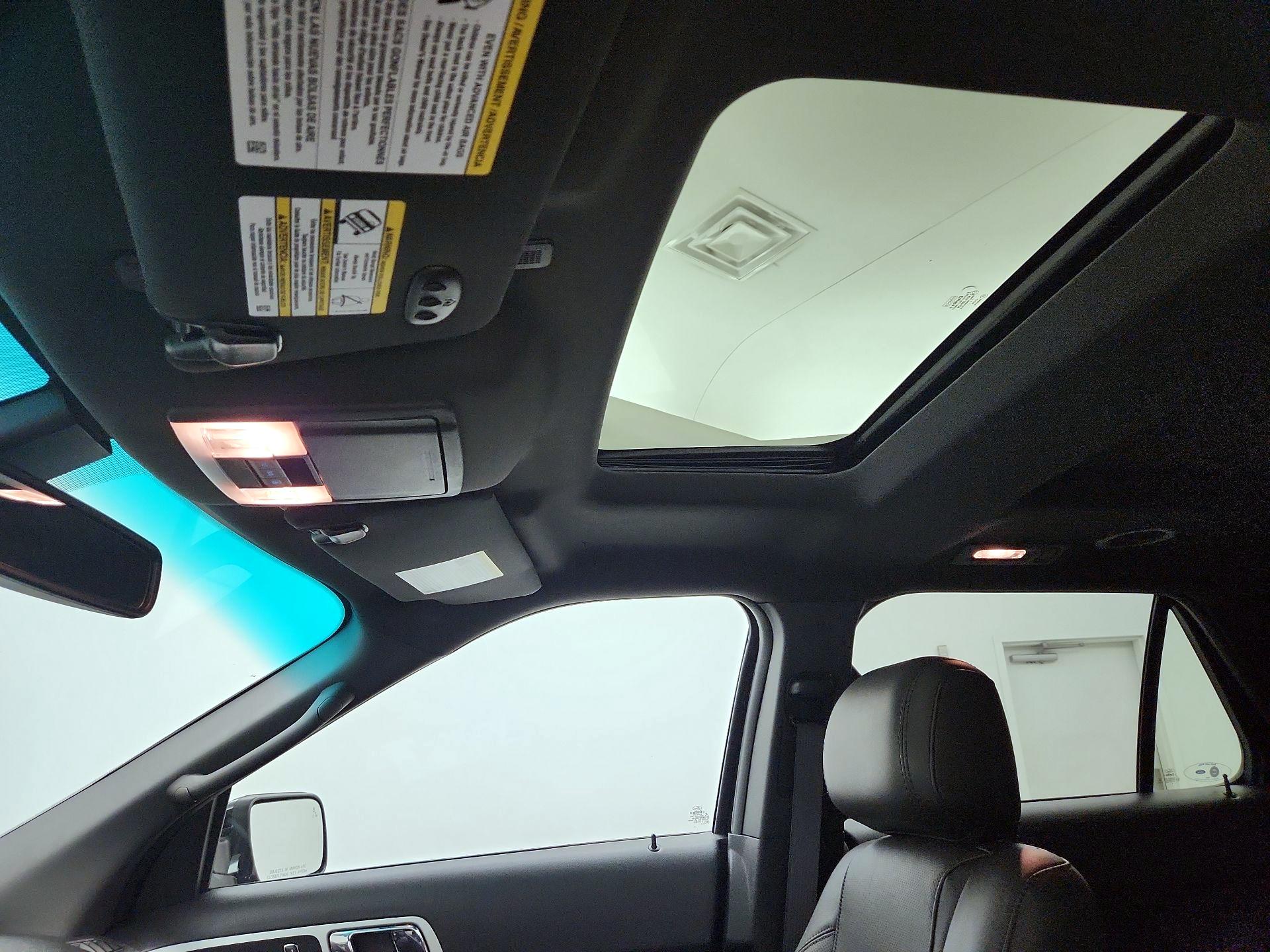 Thumbnail: 2015 Ford Explorer - 19