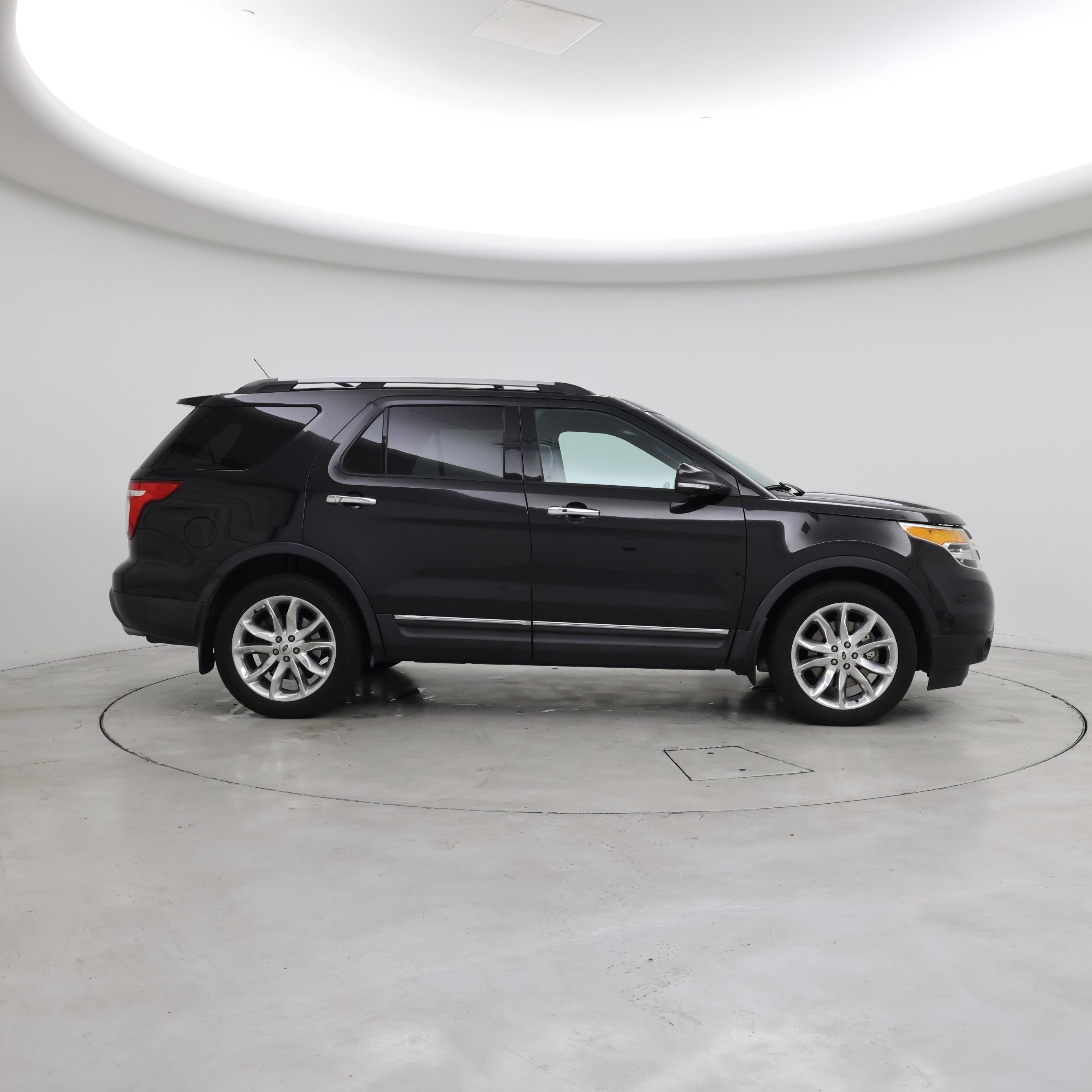 Thumbnail: 2015 Ford Explorer - 7