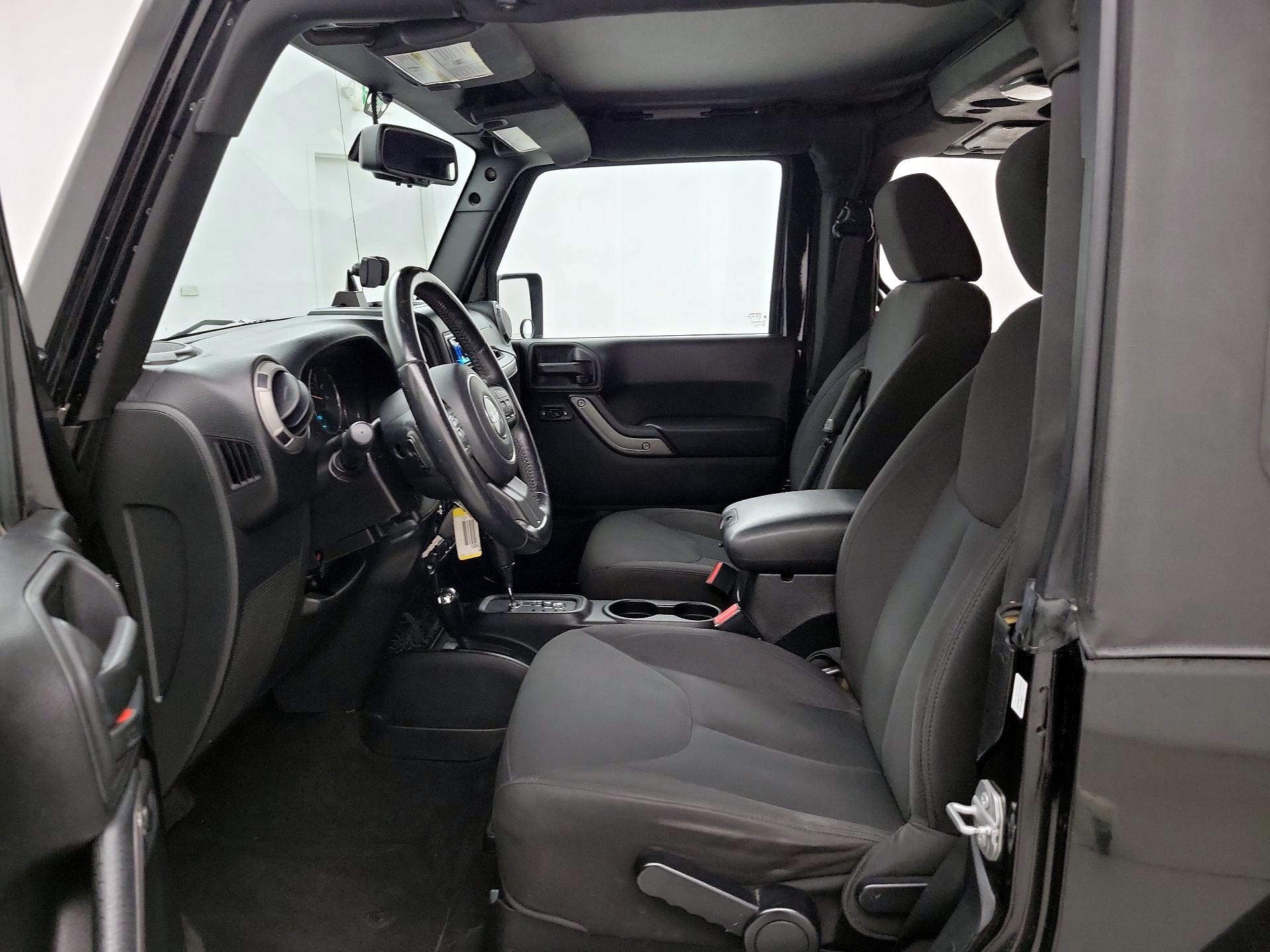 Thumbnail: 2015 Jeep Wrangler - 11
