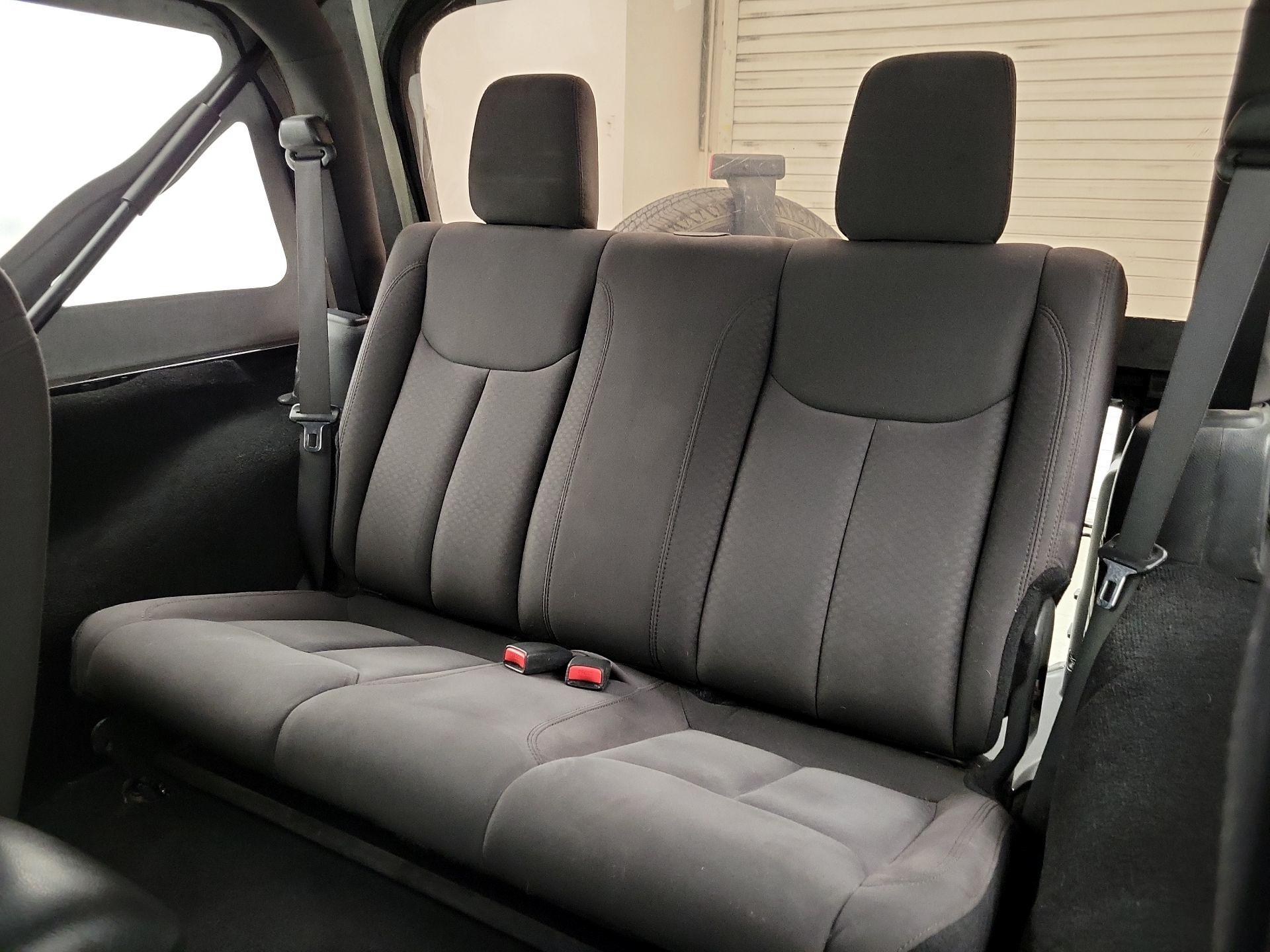 Thumbnail: 2015 Jeep Wrangler - 17