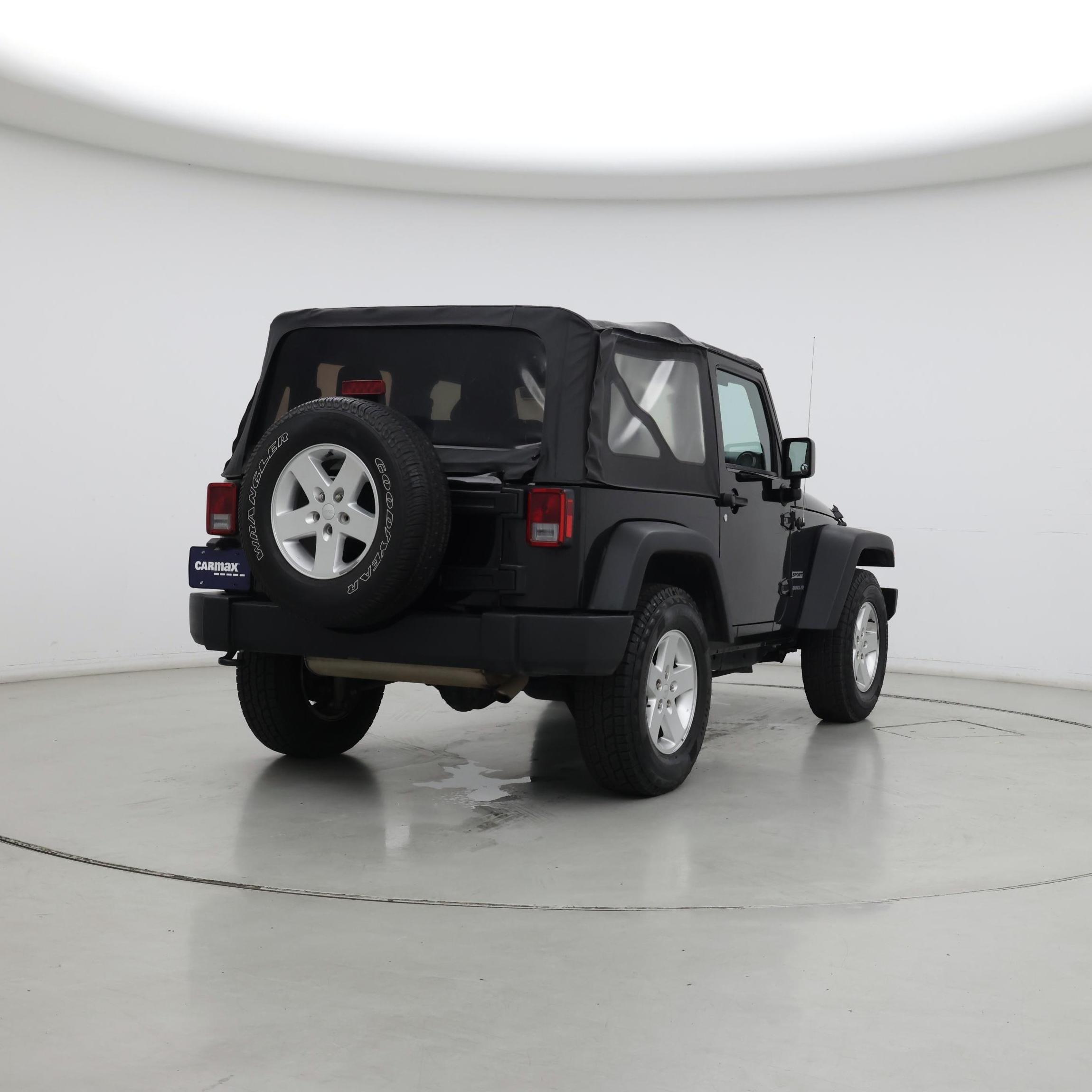 Thumbnail: 2015 Jeep Wrangler - 8