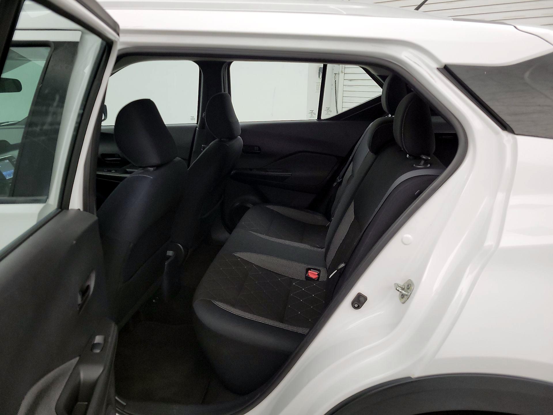 Thumbnail: 2018 Nissan Kicks - 18