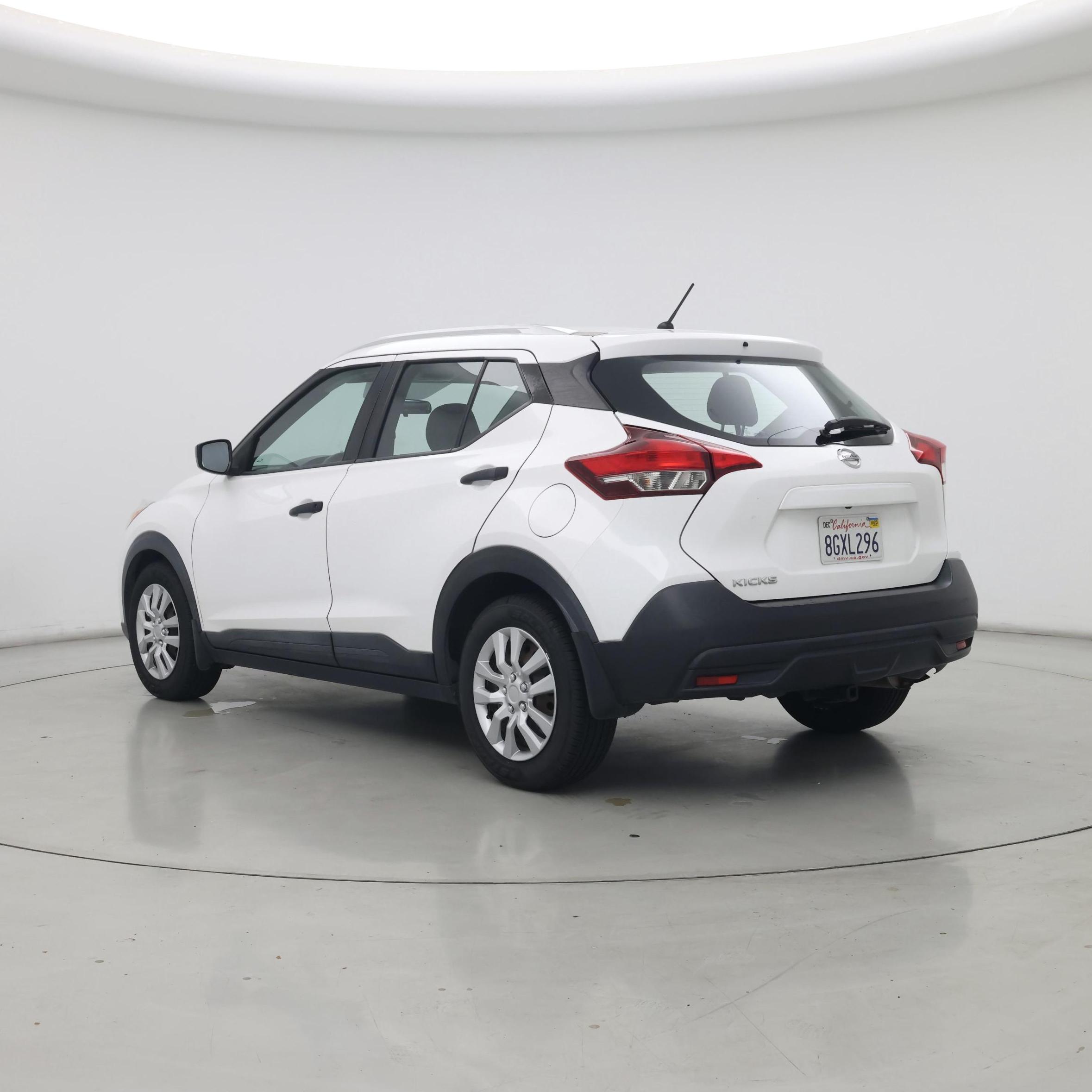 Thumbnail: 2018 Nissan Kicks - 2