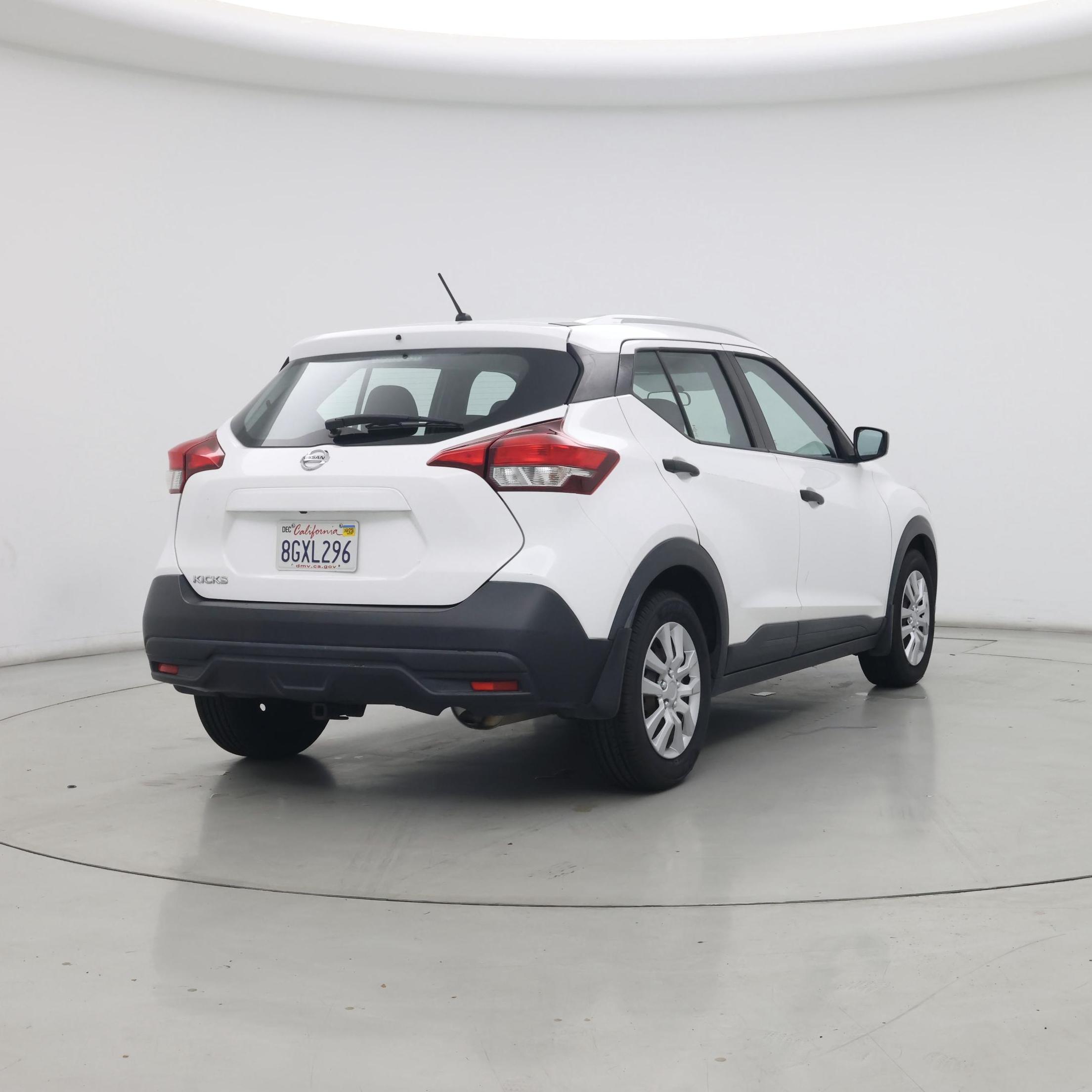 Thumbnail: 2018 Nissan Kicks - 8