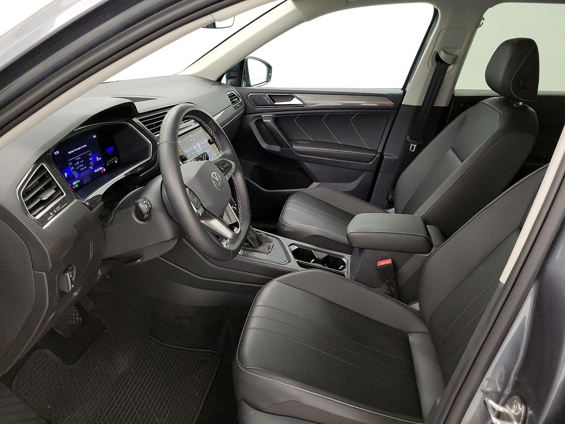 Thumbnail: 2023 Volkswagen Tiguan - 11