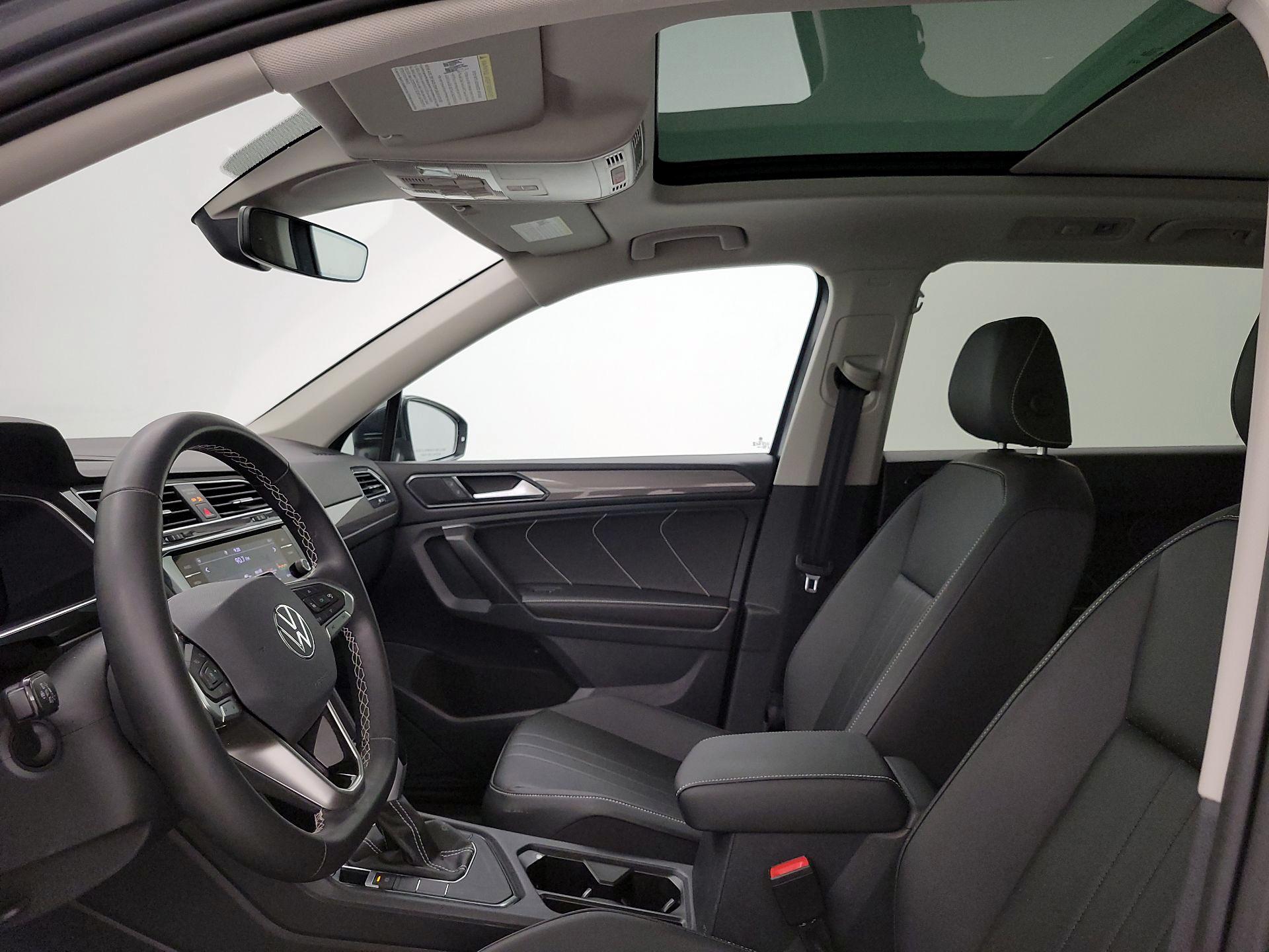 Thumbnail: 2023 Volkswagen Tiguan - 19