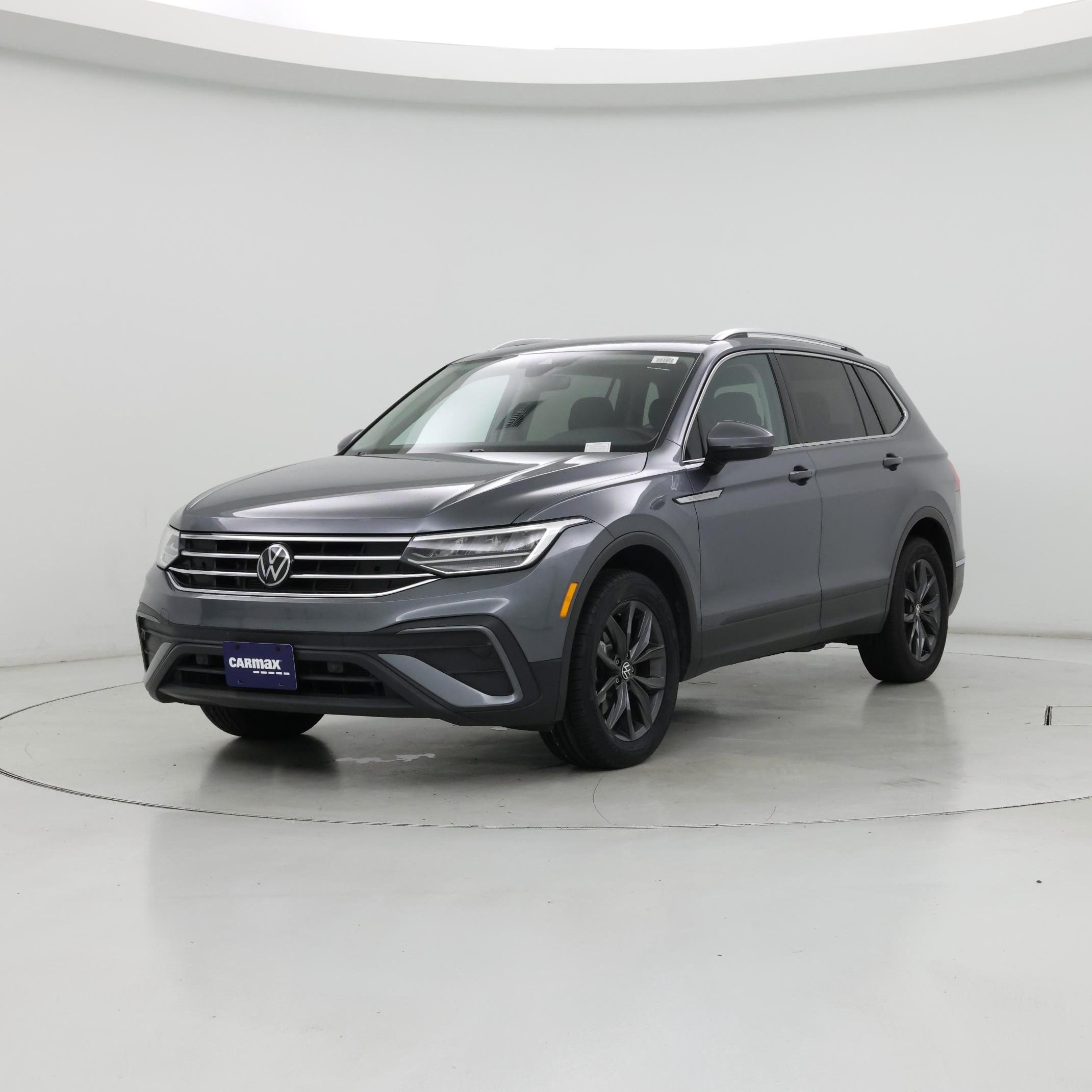 Thumbnail: 2023 Volkswagen Tiguan - 4