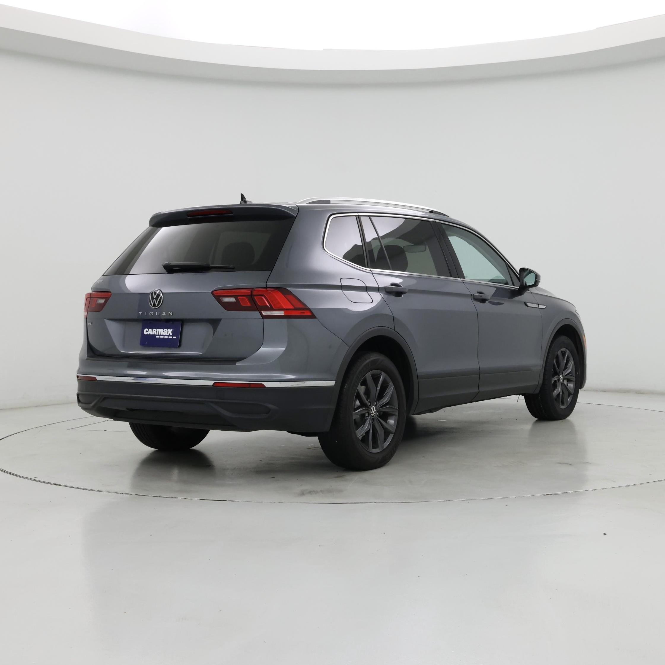 Thumbnail: 2023 Volkswagen Tiguan - 8