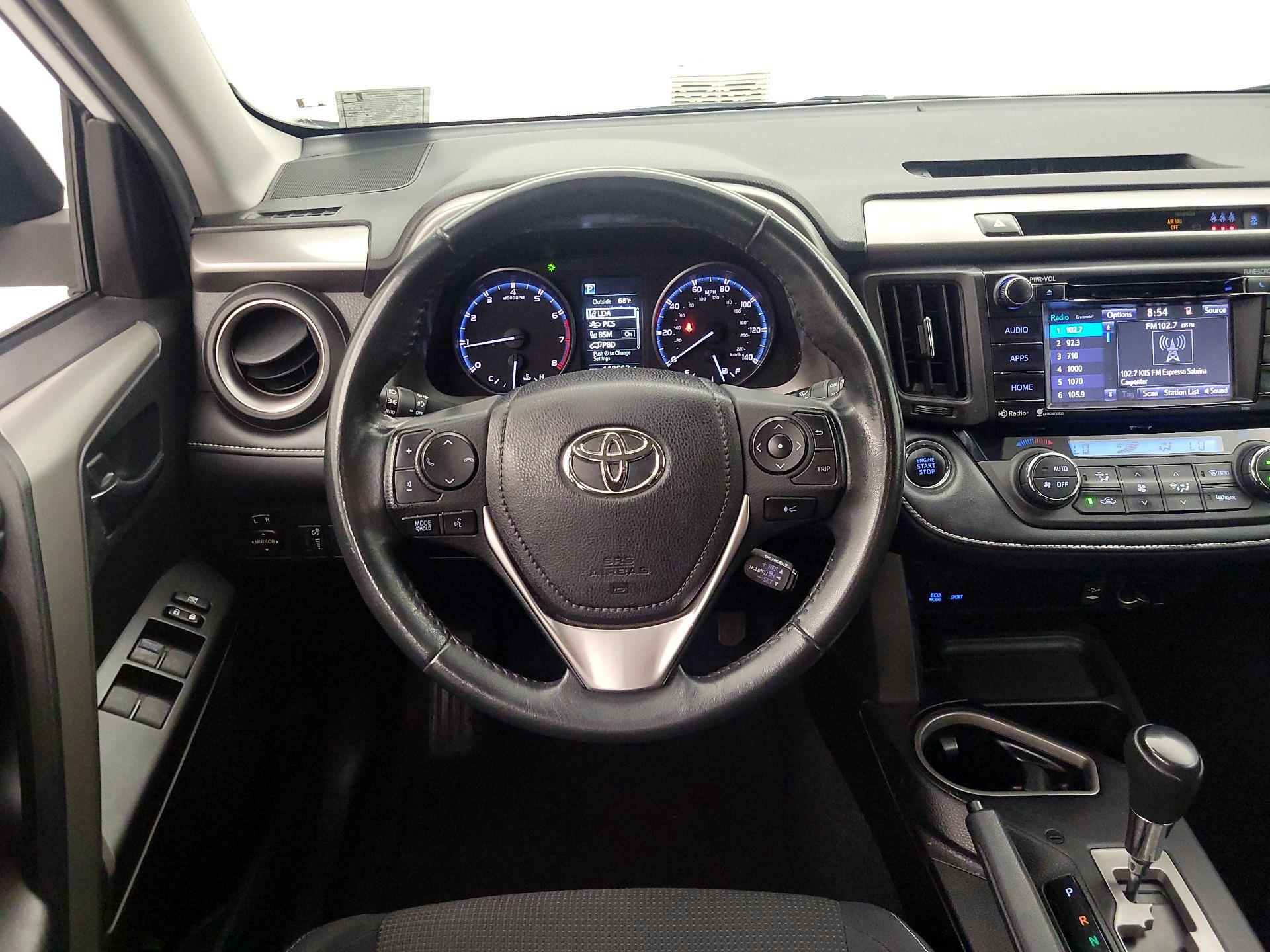 Thumbnail: 2018 Toyota RAV4 - 10
