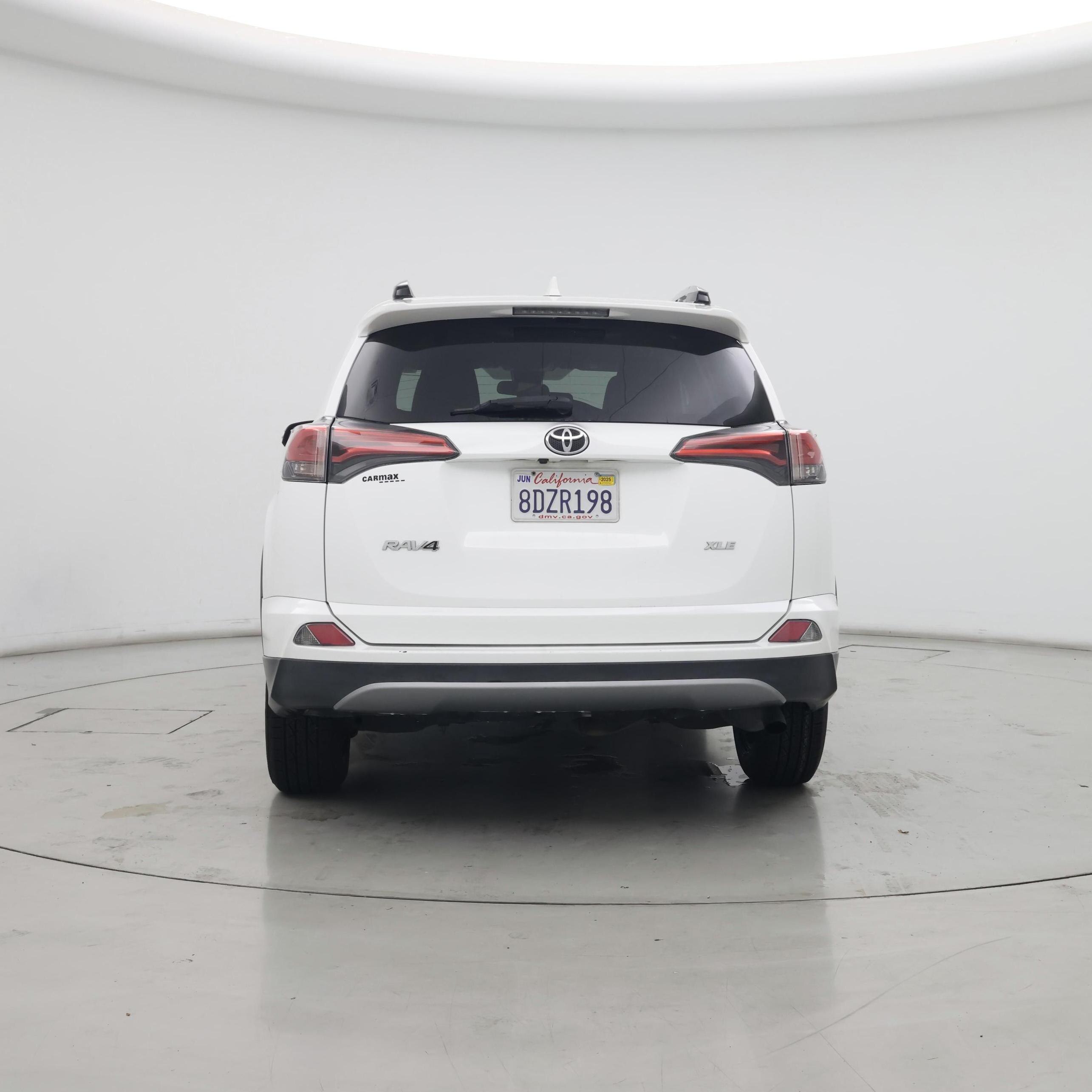 Thumbnail: 2018 Toyota RAV4 - 6