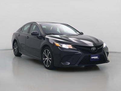Black 2018 Toyota Camry SE