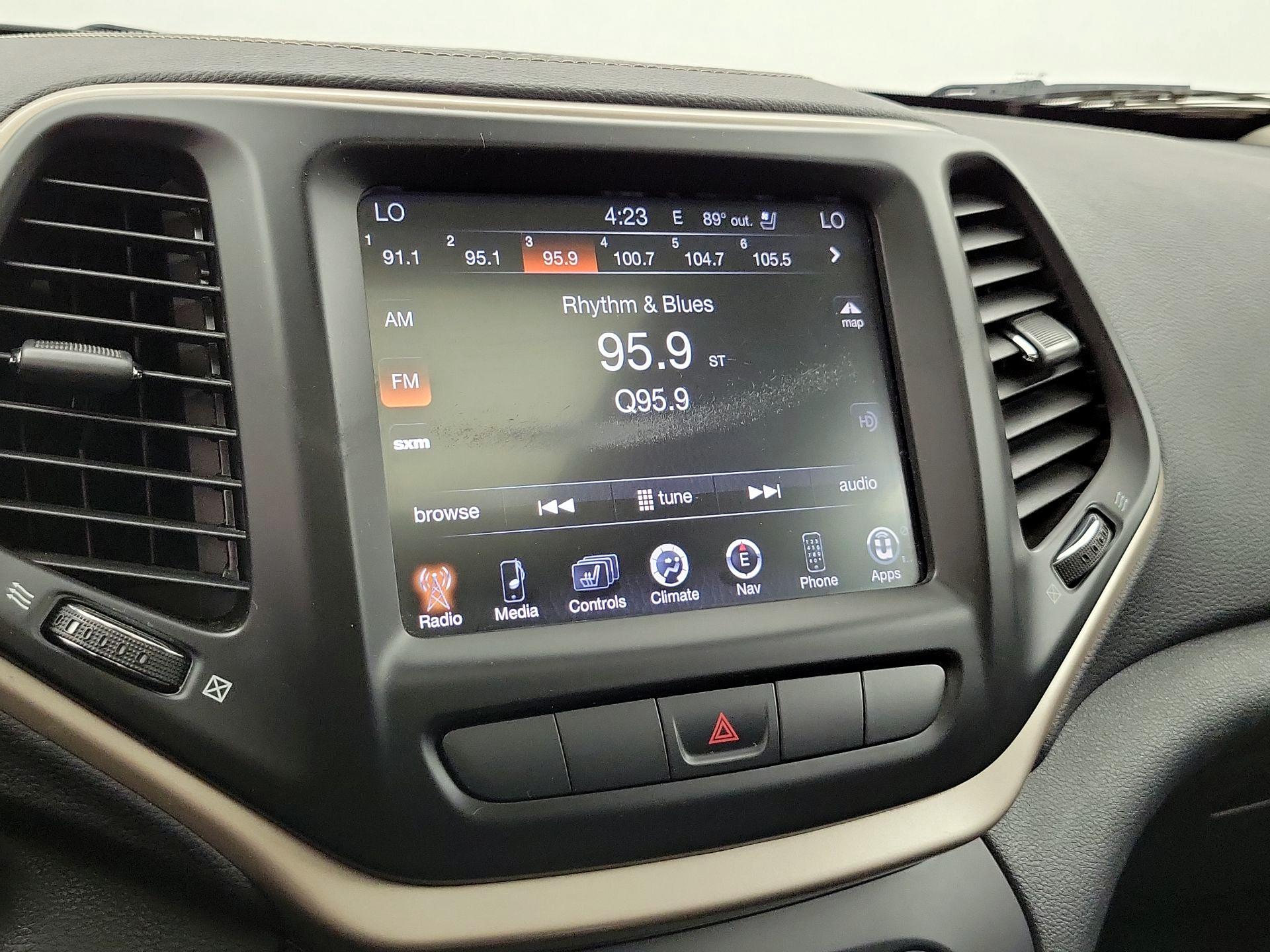 Thumbnail: 2015 Jeep Cherokee - 16