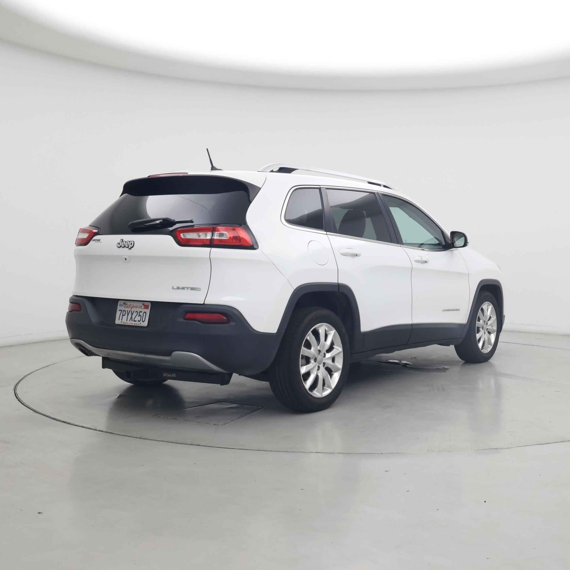 Thumbnail: 2015 Jeep Cherokee - 8