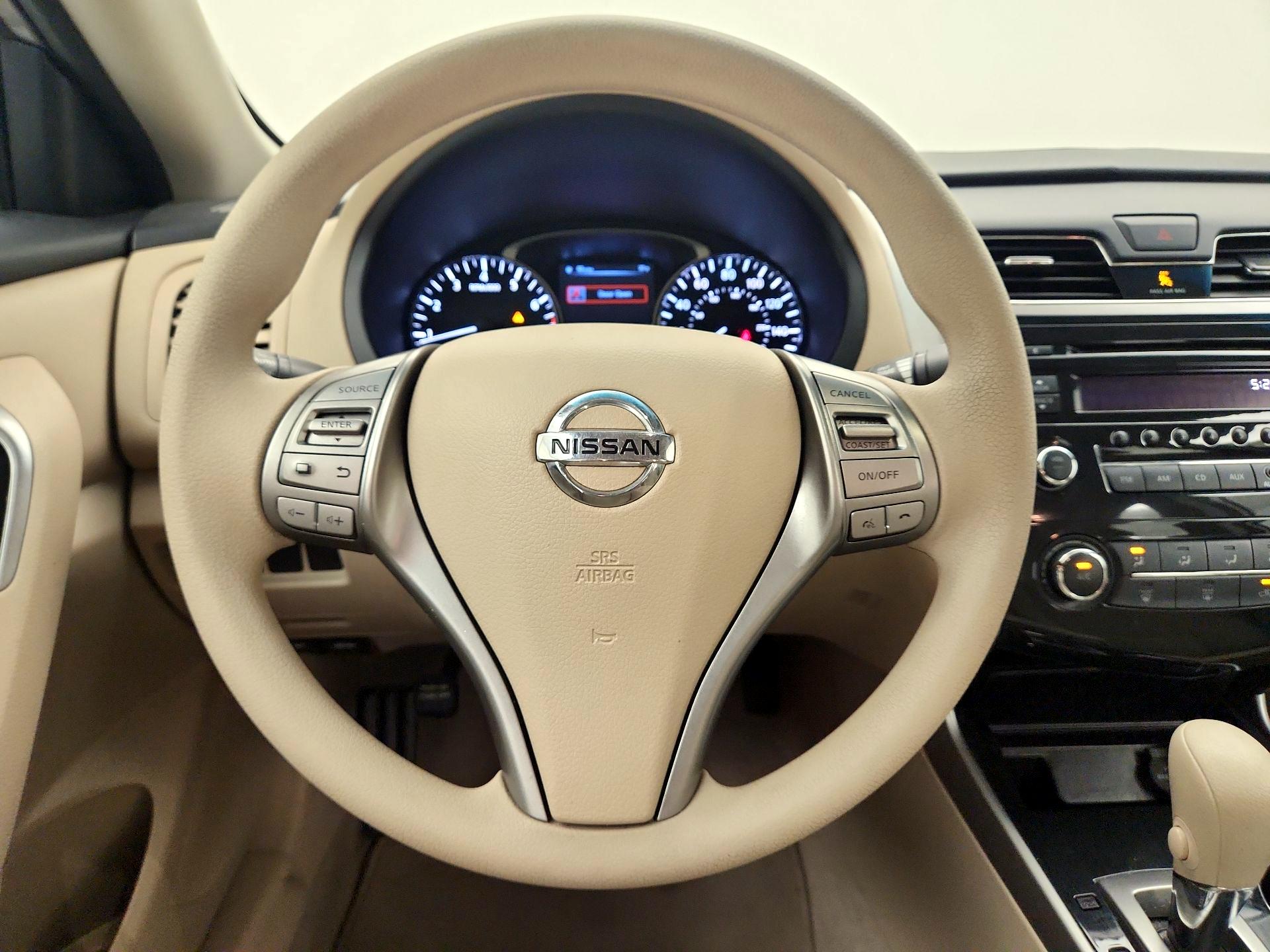 Thumbnail: 2014 Nissan Altima - 10