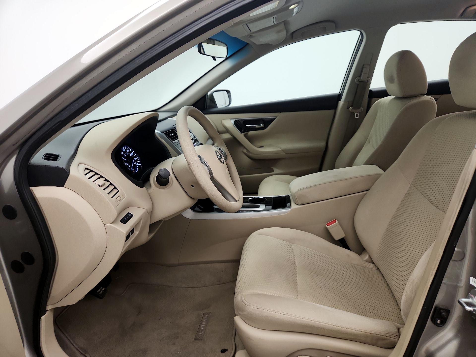Thumbnail: 2014 Nissan Altima - 11