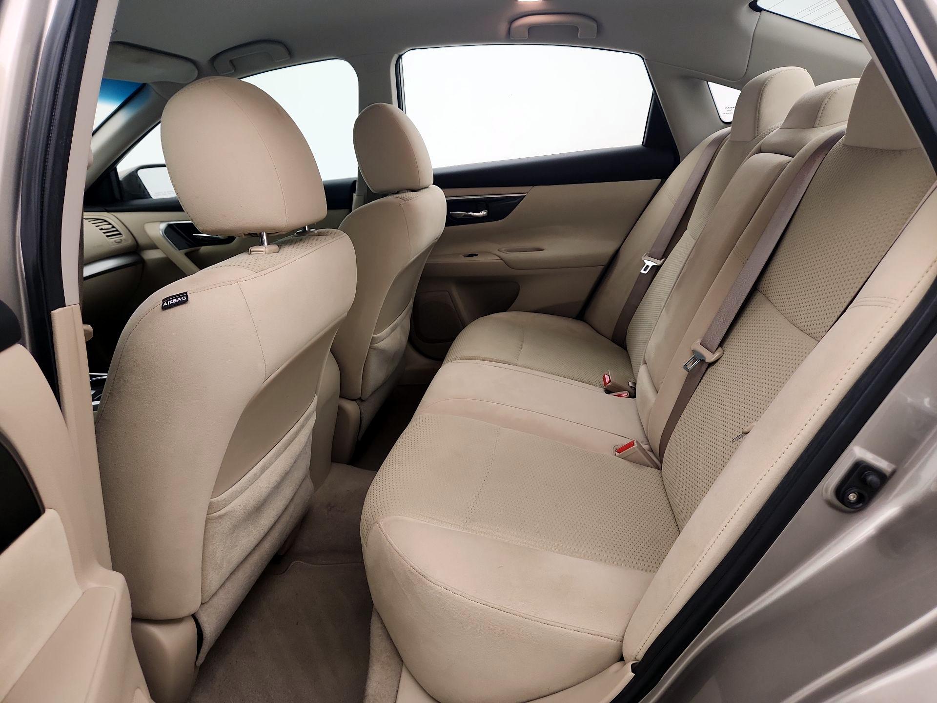 Thumbnail: 2014 Nissan Altima - 18