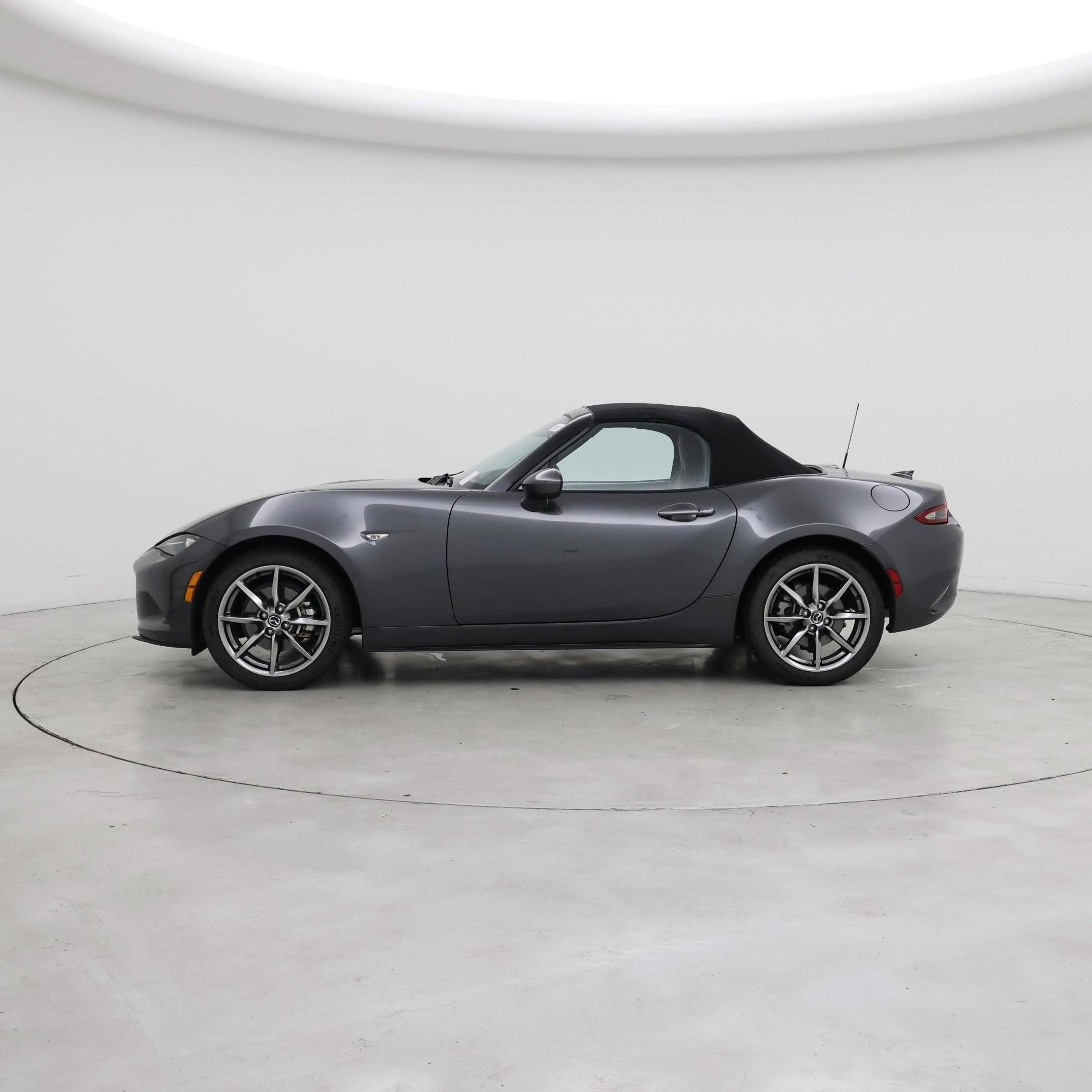 Thumbnail: 2022 Mazda MX-5 Miata - 3