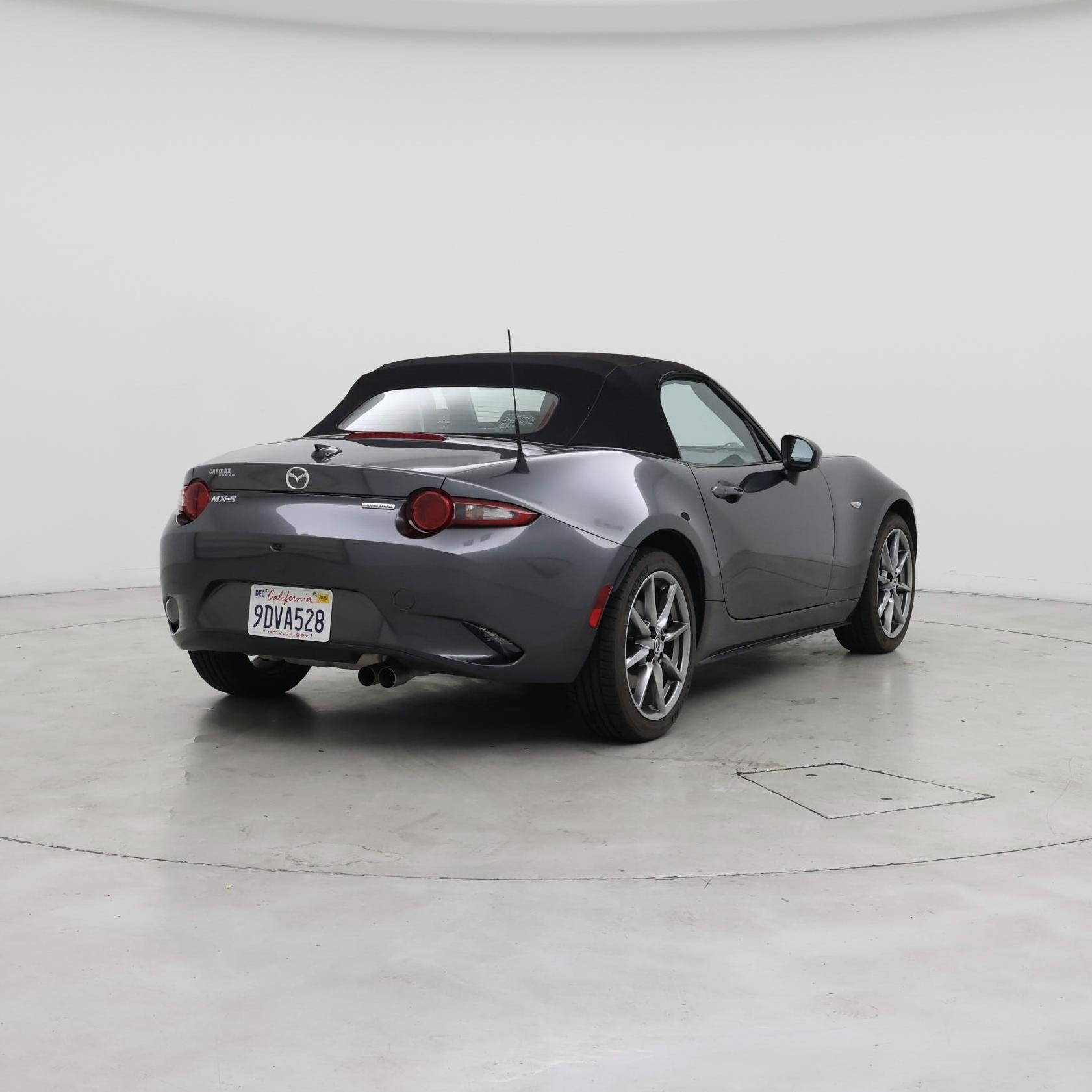 Thumbnail: 2022 Mazda MX-5 Miata - 8