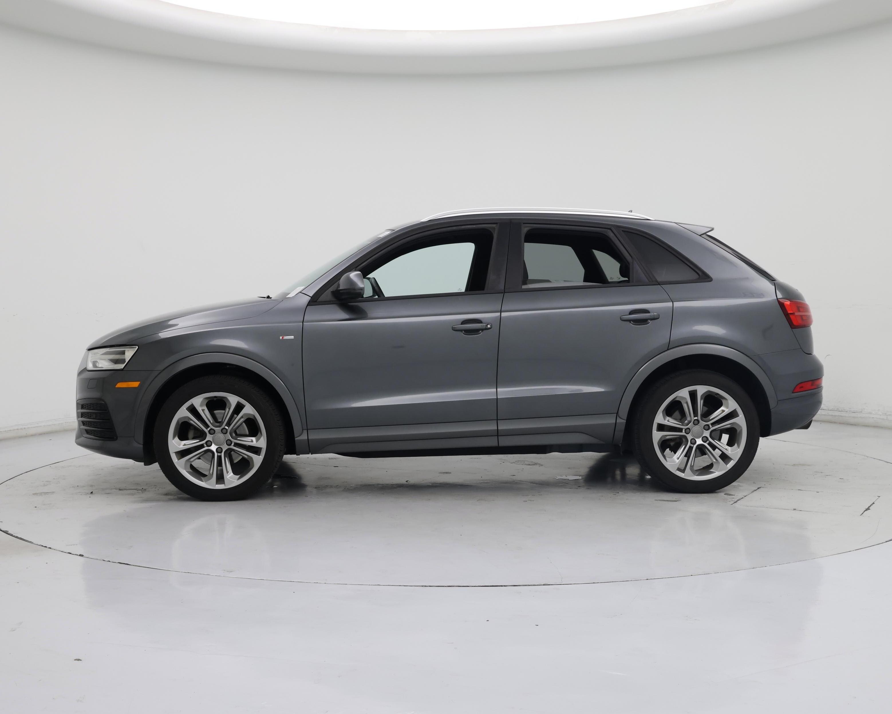 Thumbnail: 2018 Audi Q3 - 3