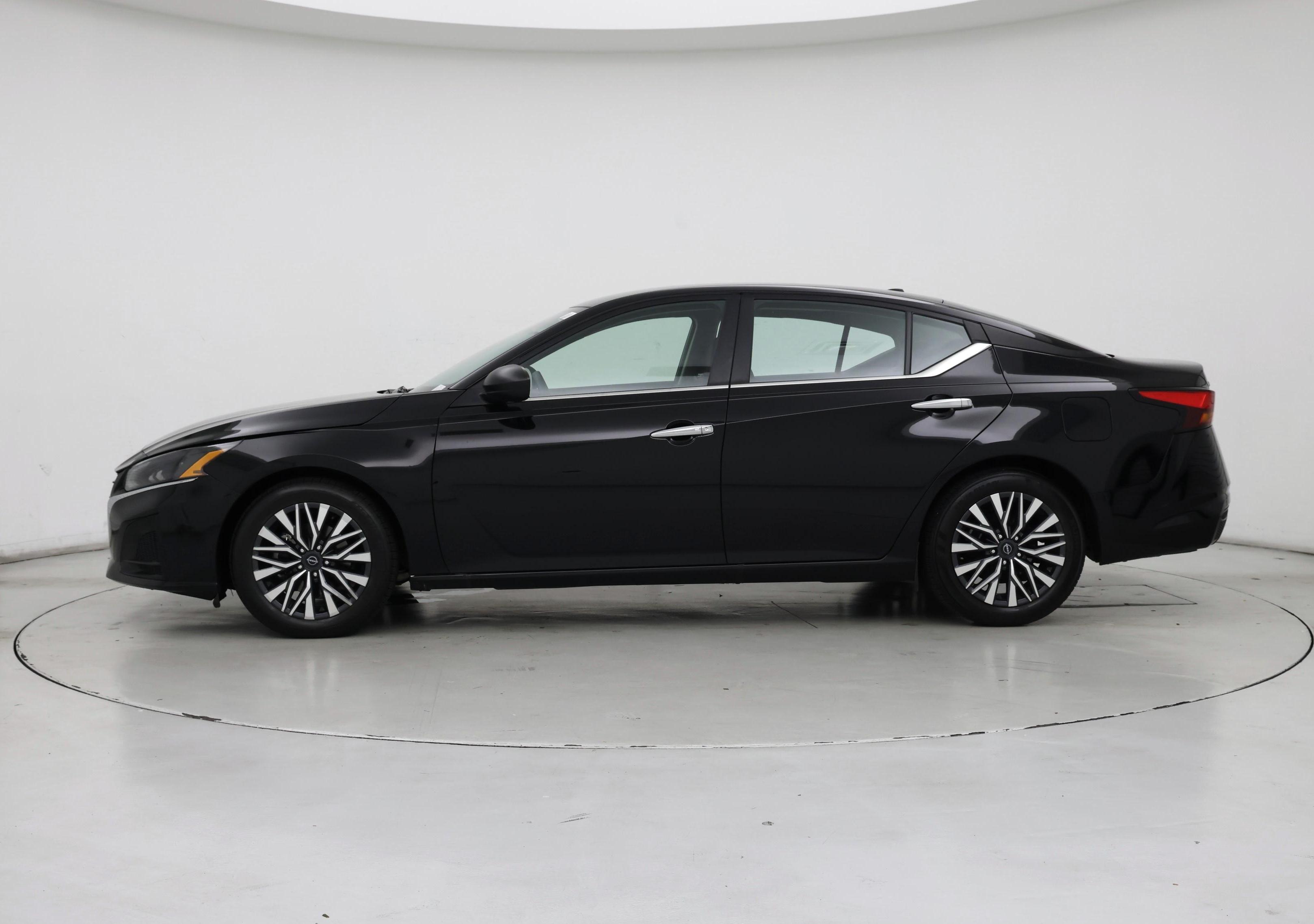 Thumbnail: 2024 Nissan Altima - 3