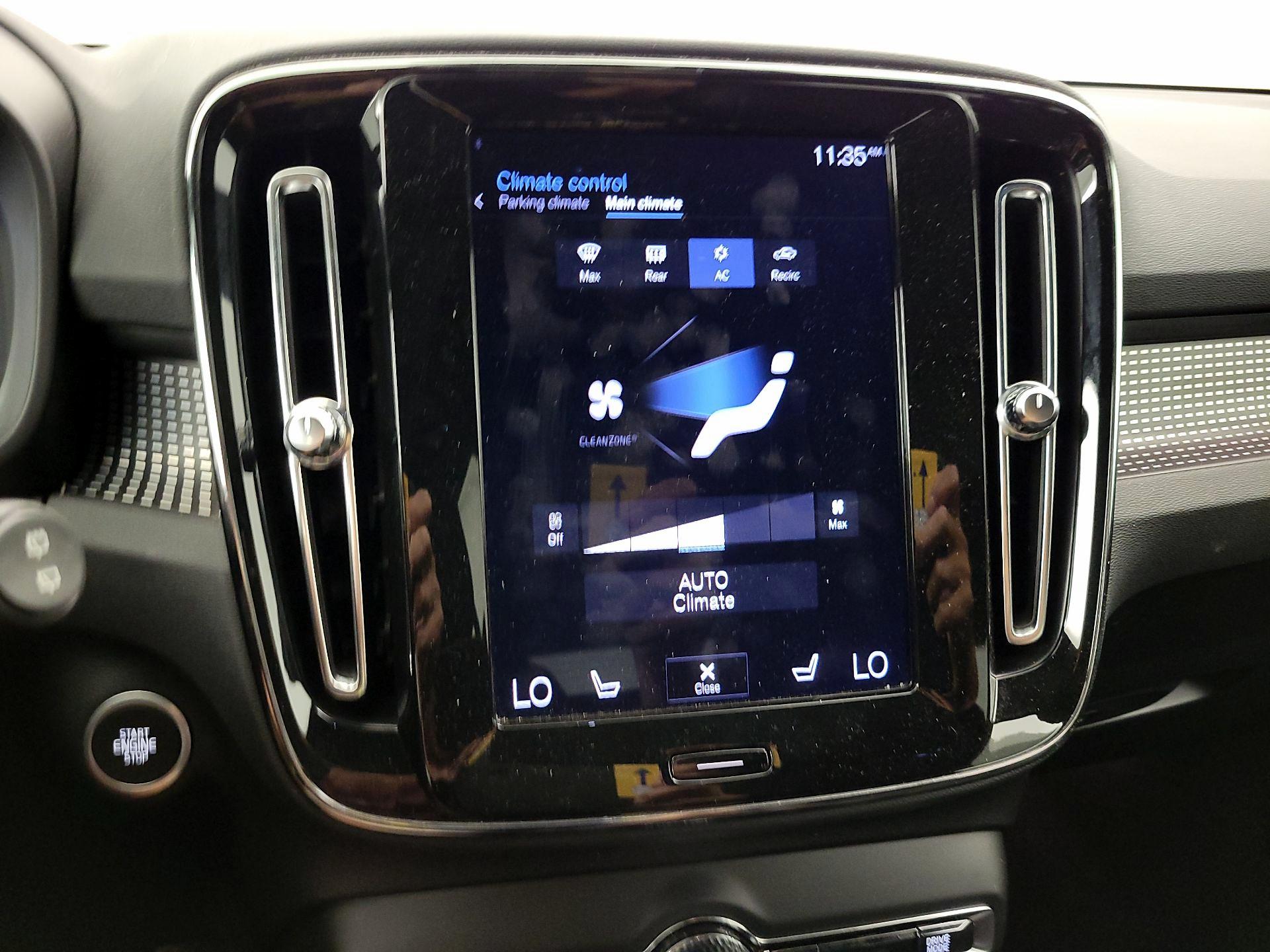 Thumbnail: 2020 Volvo XC40 - 17