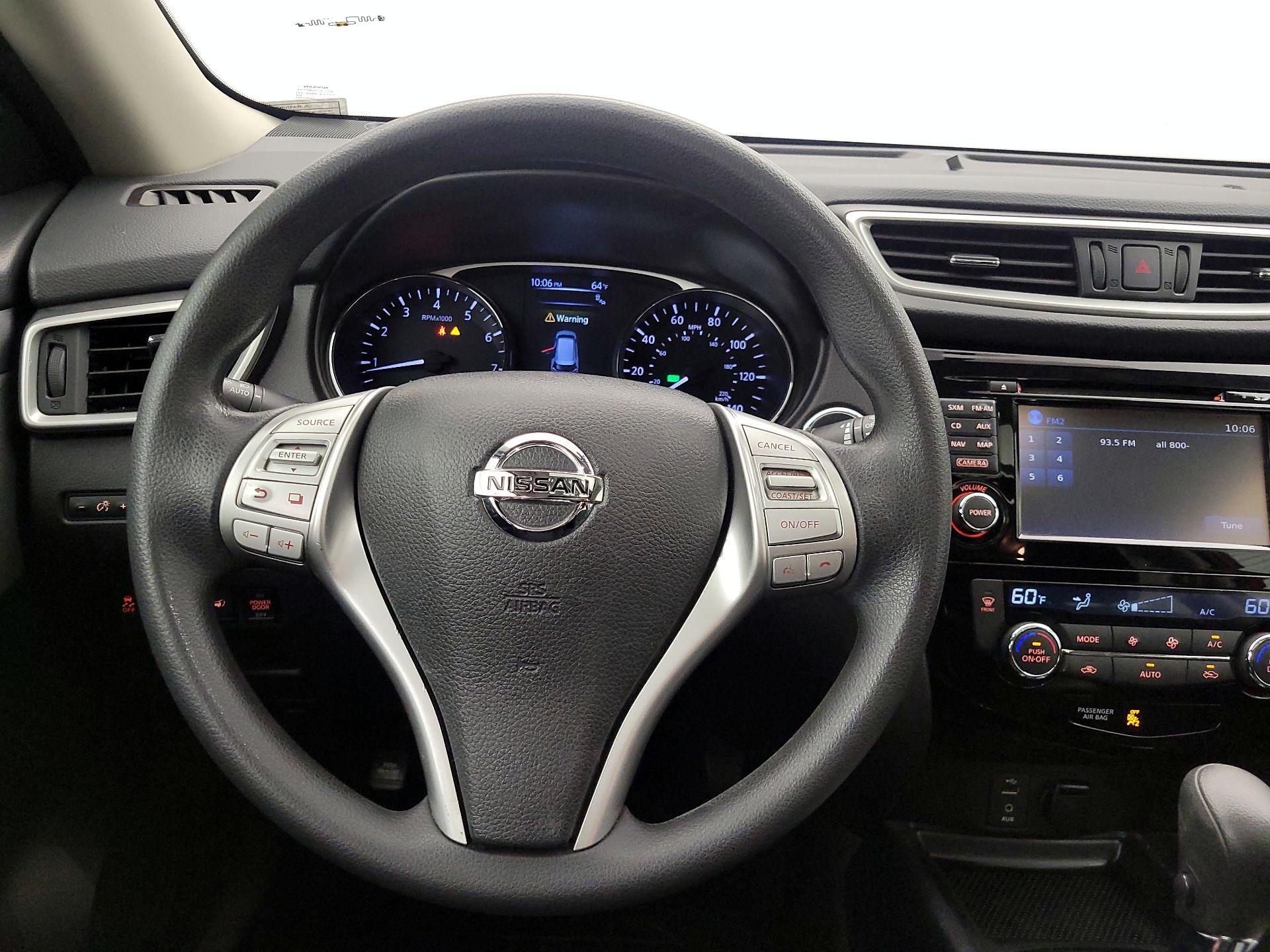 Thumbnail: 2016 Nissan Rogue - 10