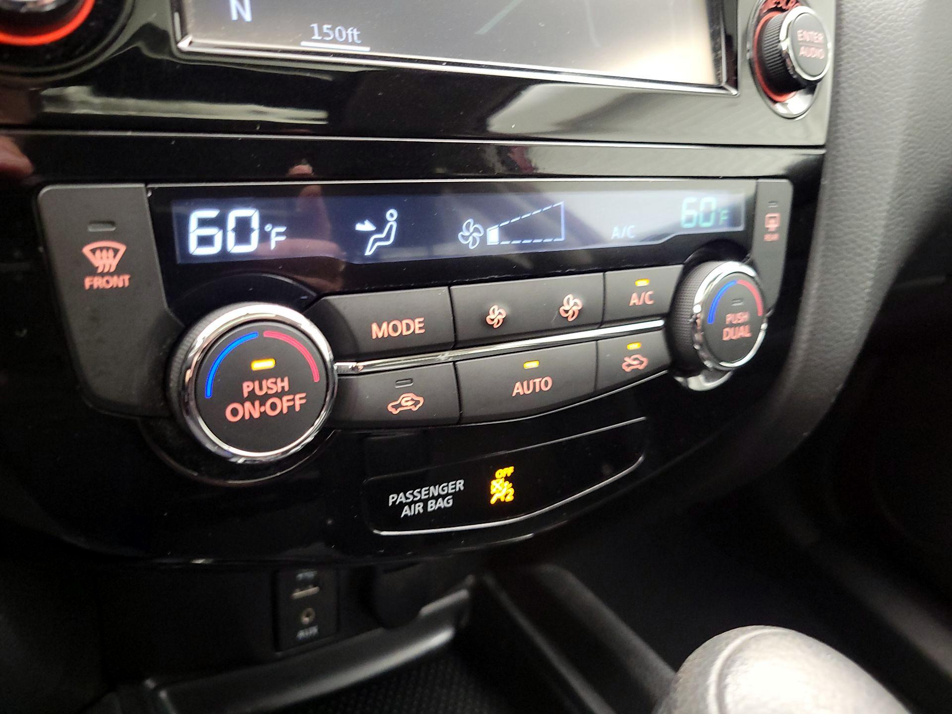 Thumbnail: 2016 Nissan Rogue - 16