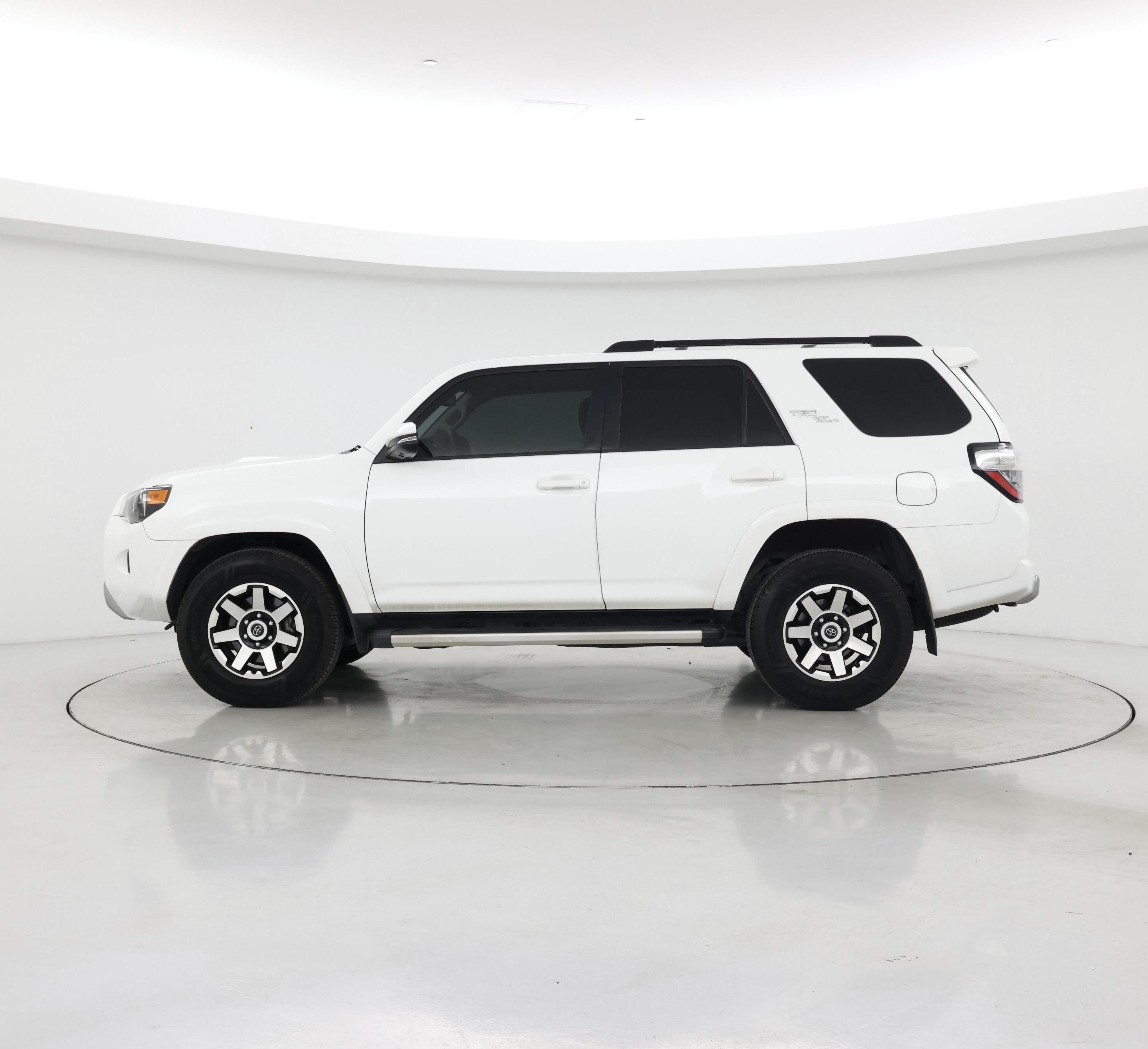 Thumbnail: 2022 Toyota 4Runner - 3