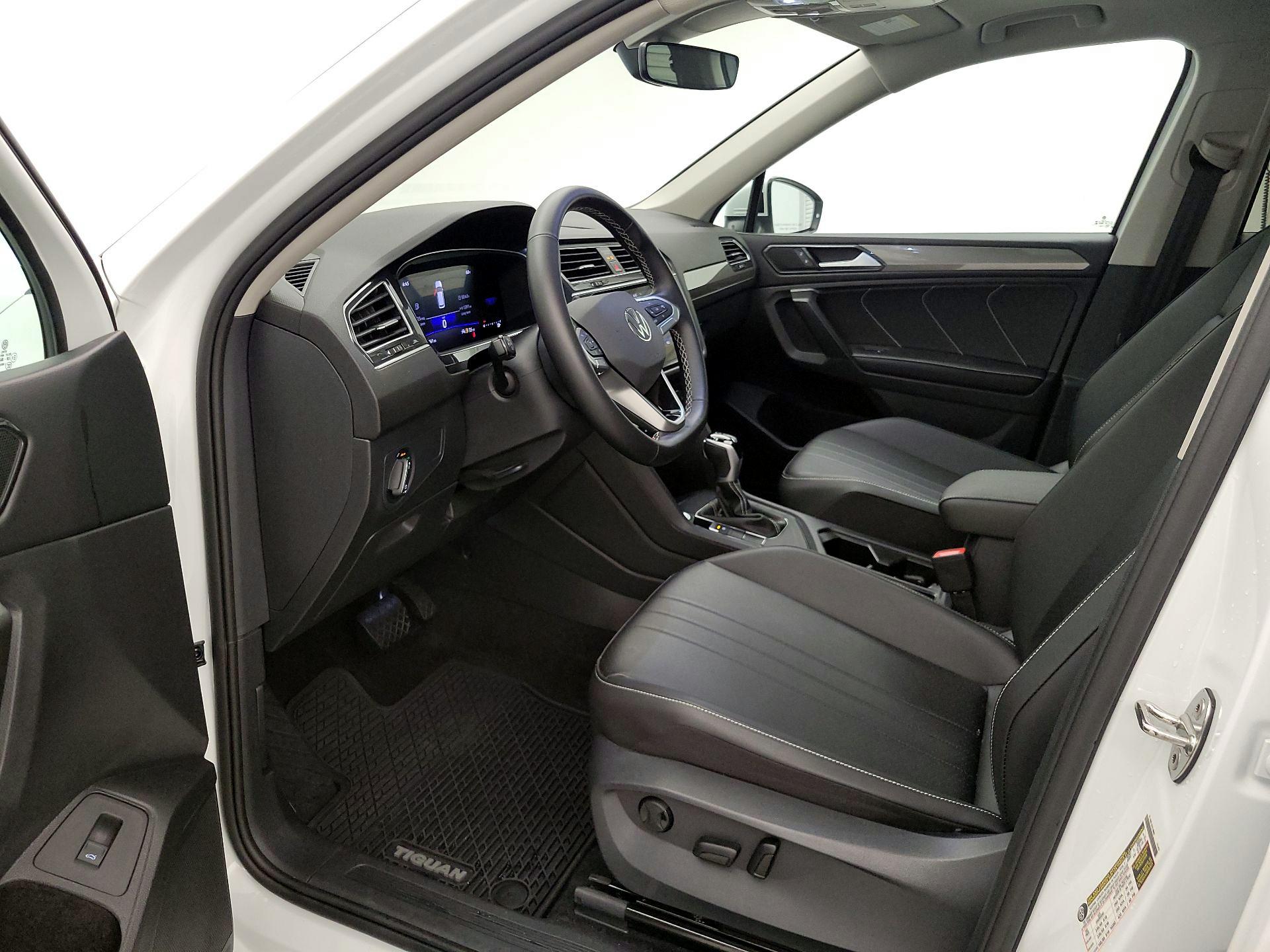Thumbnail: 2024 Volkswagen Tiguan - 11