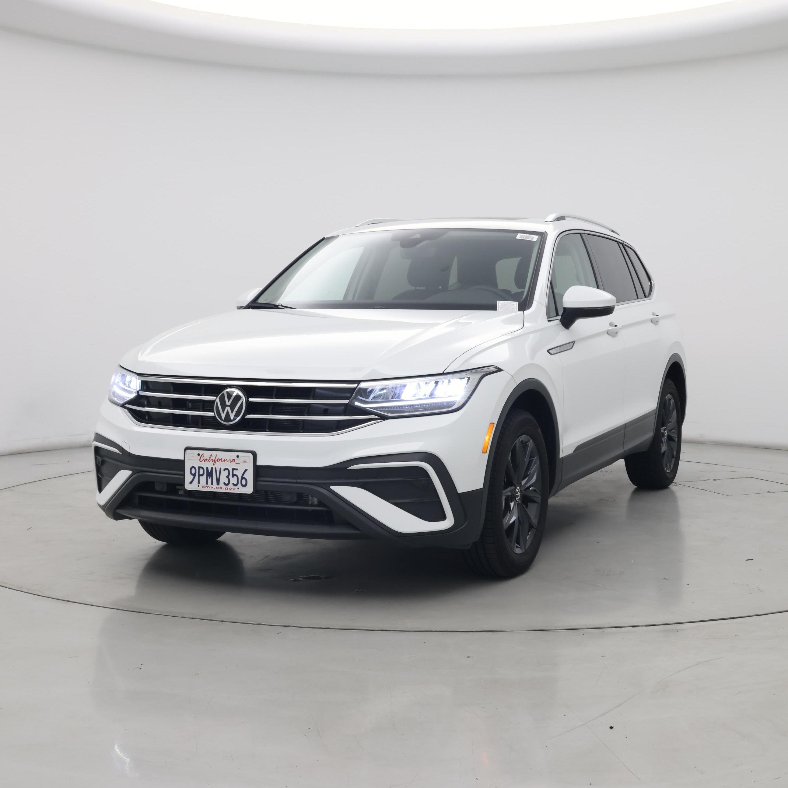 Thumbnail: 2024 Volkswagen Tiguan - 4