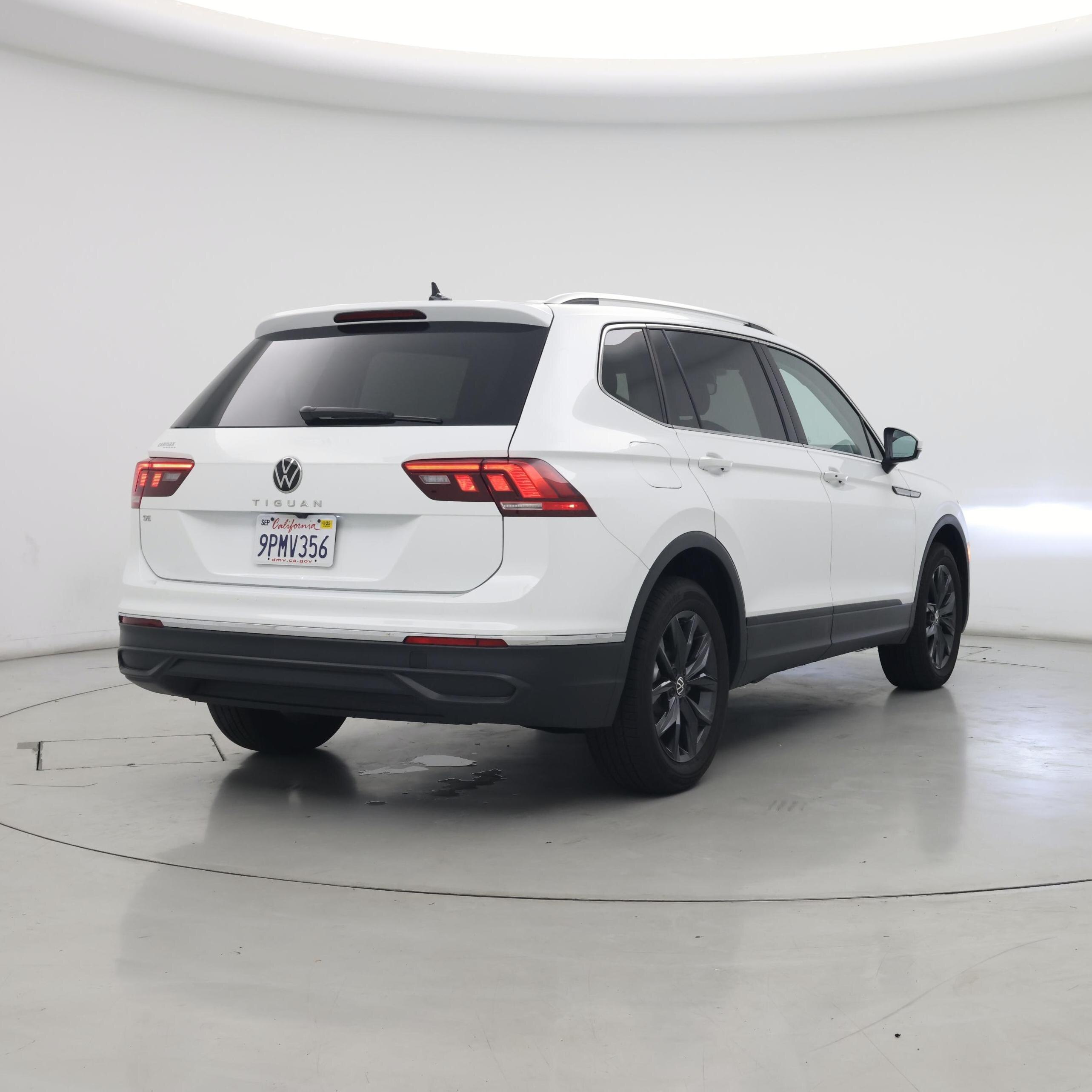 Thumbnail: 2024 Volkswagen Tiguan - 8