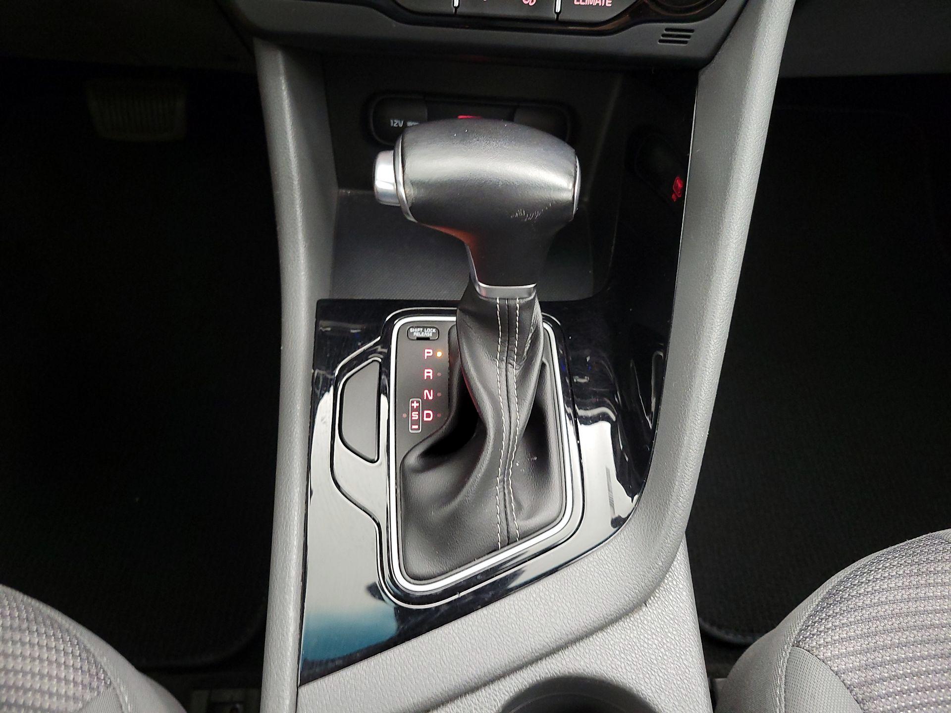Thumbnail: 2022 Kia Niro - 17