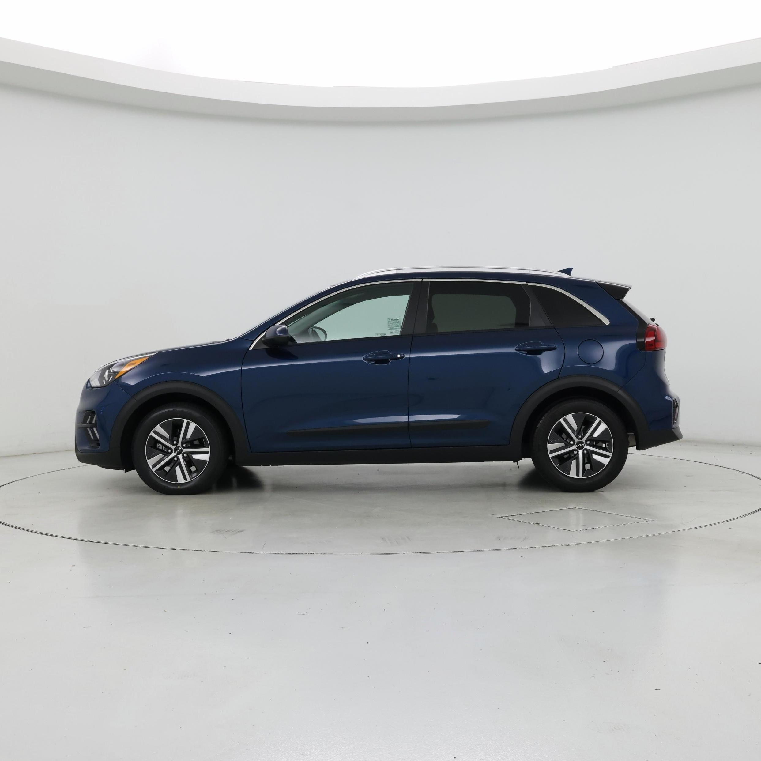 Thumbnail: 2022 Kia Niro - 3