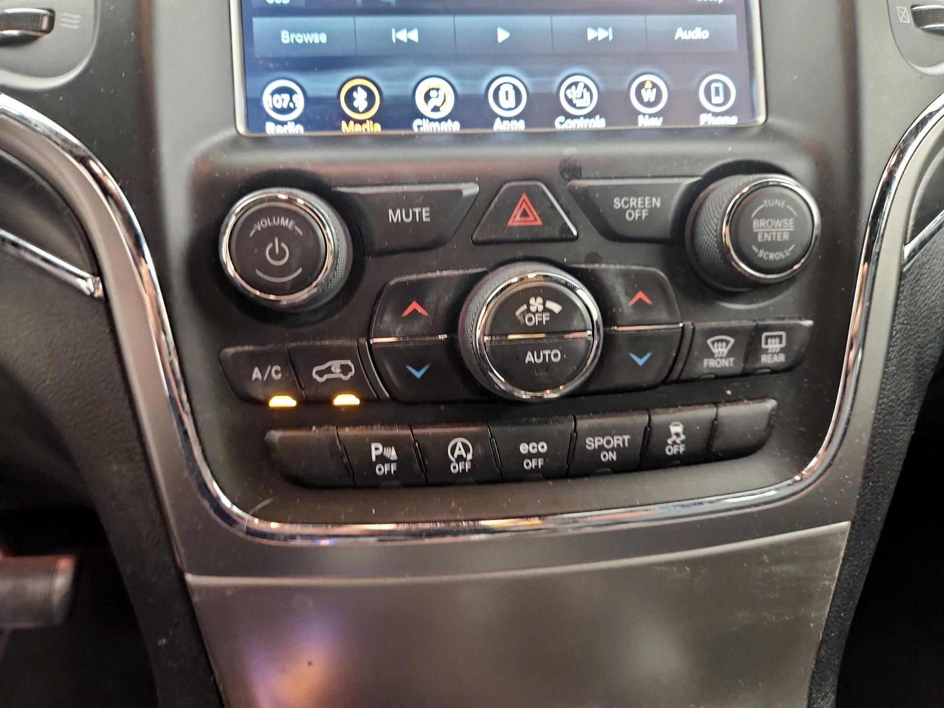 Thumbnail: 2018 Jeep Grand Cherokee - 16