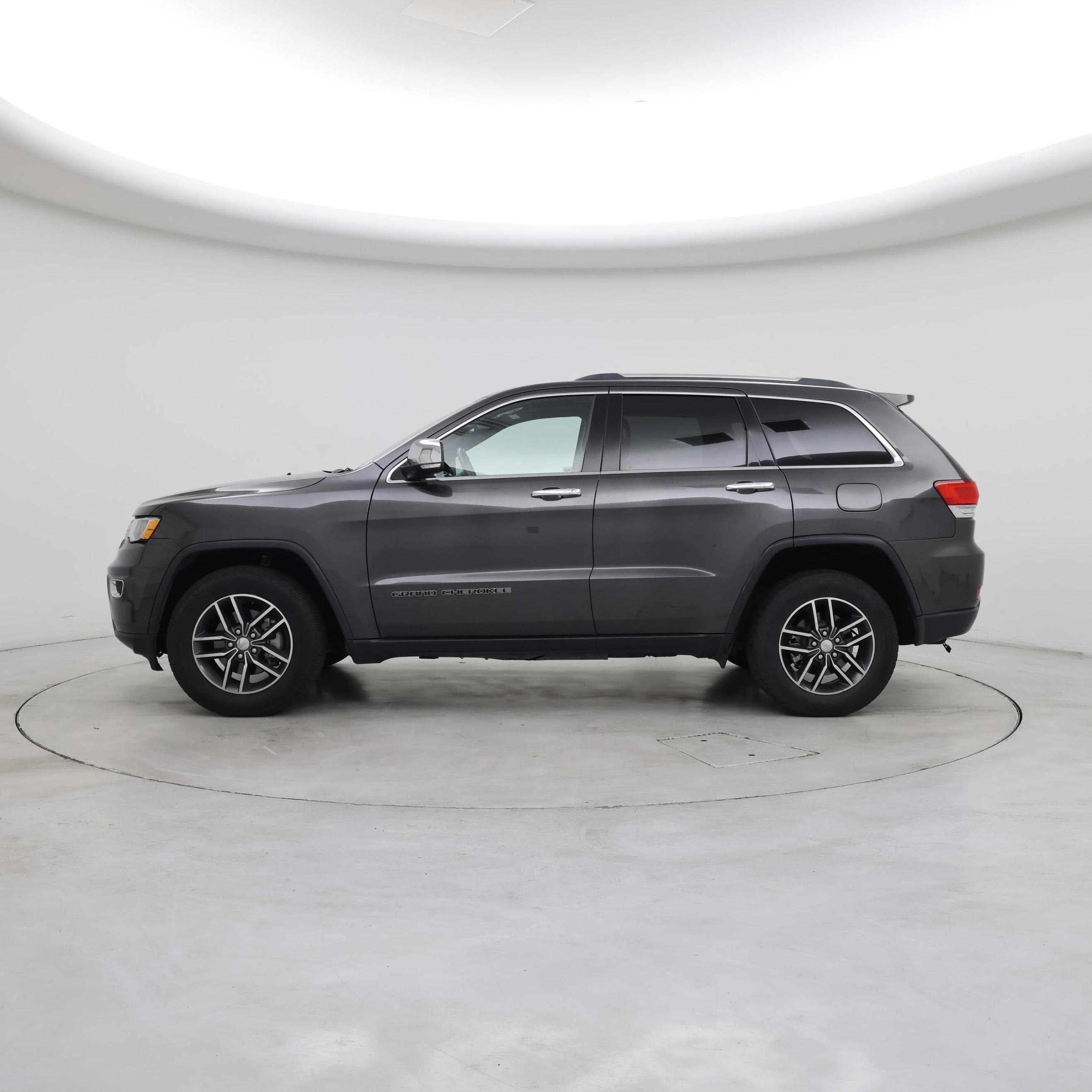 Thumbnail: 2018 Jeep Grand Cherokee - 3