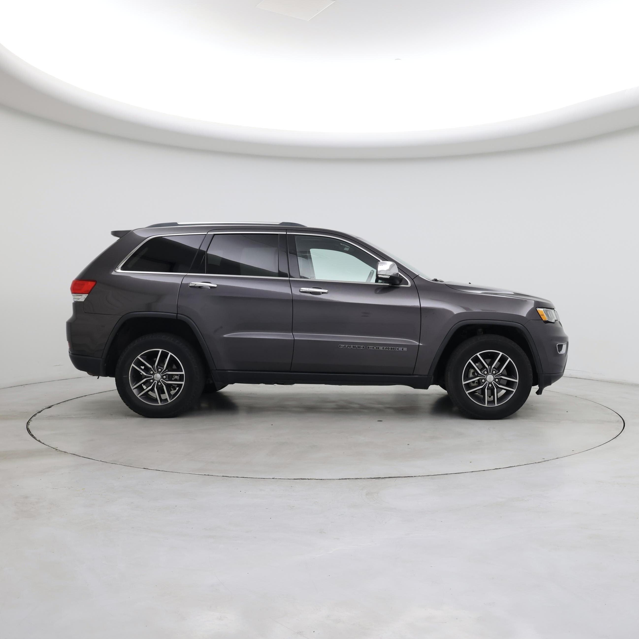Thumbnail: 2018 Jeep Grand Cherokee - 7