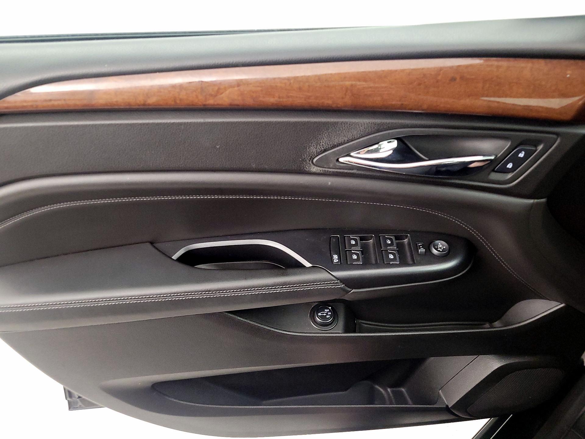 Thumbnail: 2016 Cadillac SRX - 12